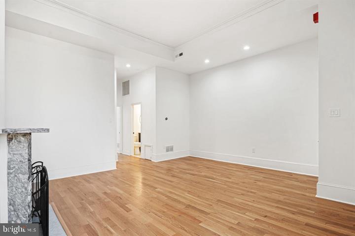 WASHINGTON SQ WEST - Residential