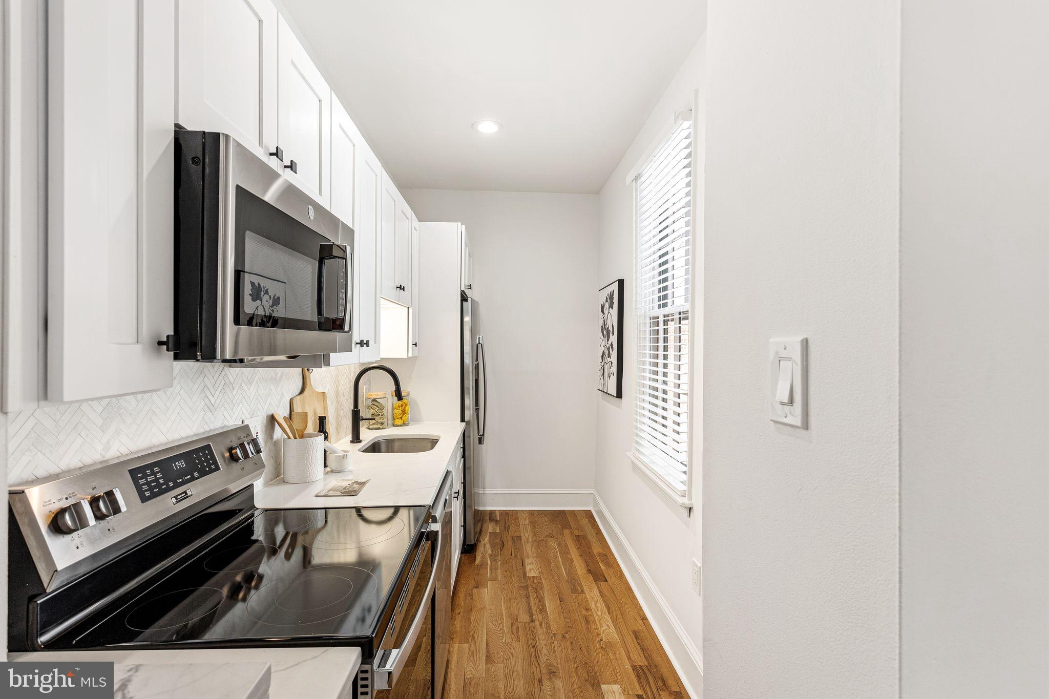 WASHINGTON SQ WEST - Residential