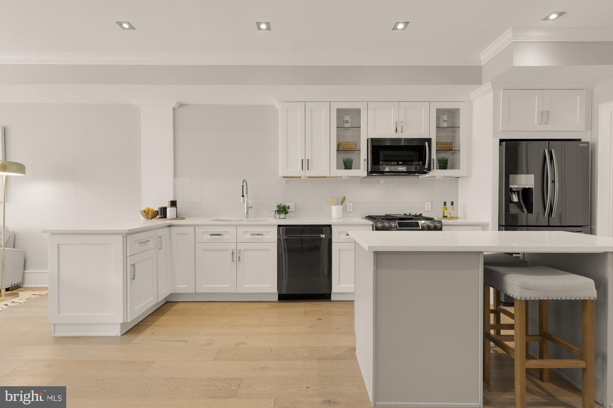 1735 1ST STREET NW 2