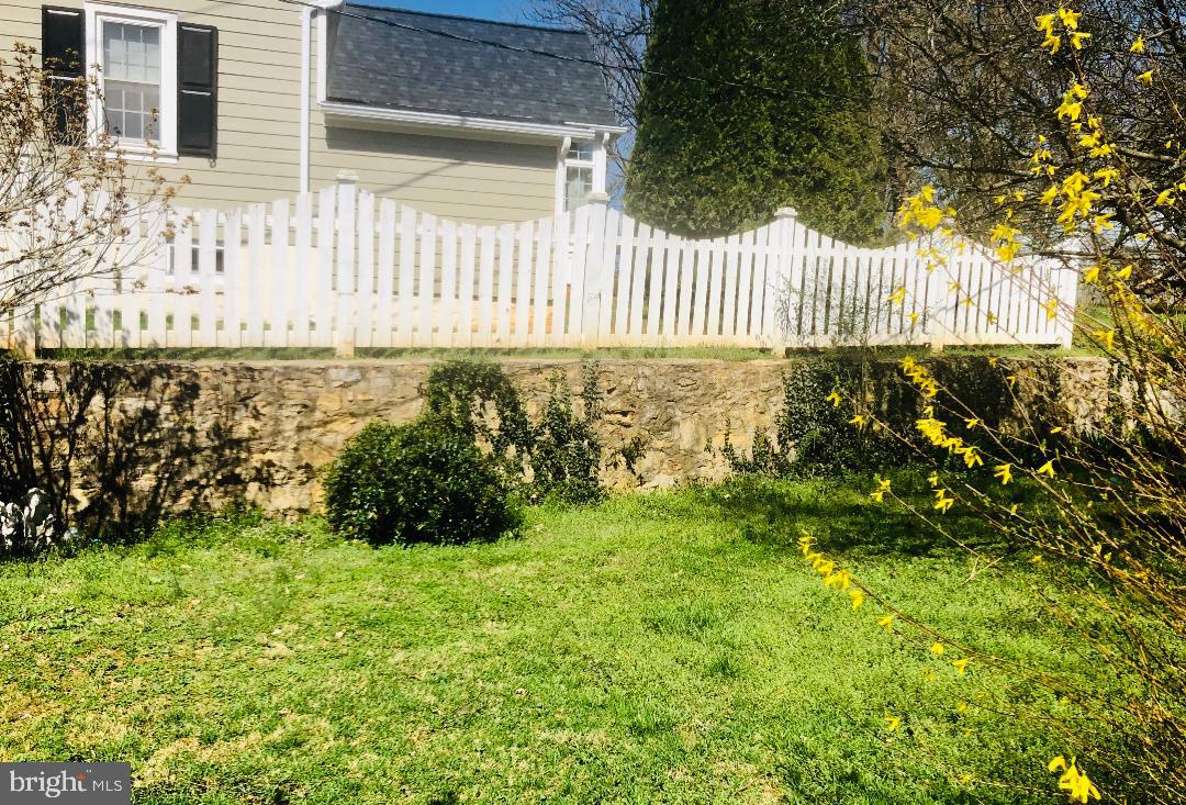 CHARLES TOWN - Residential