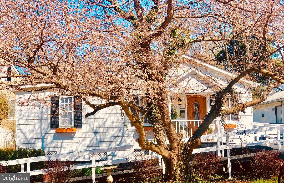 CHARLES TOWN - Residential