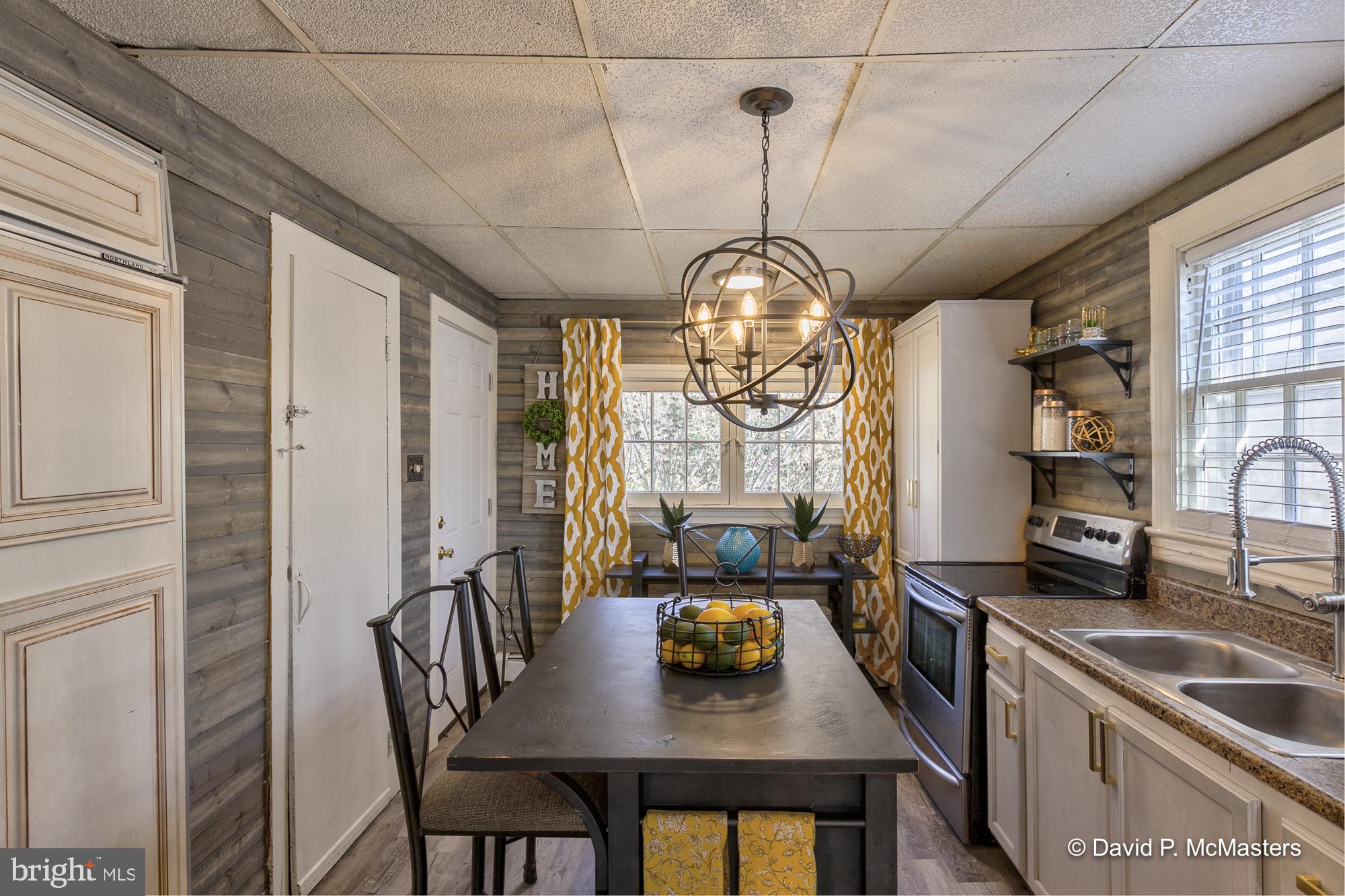 CHARLES TOWN - Residential