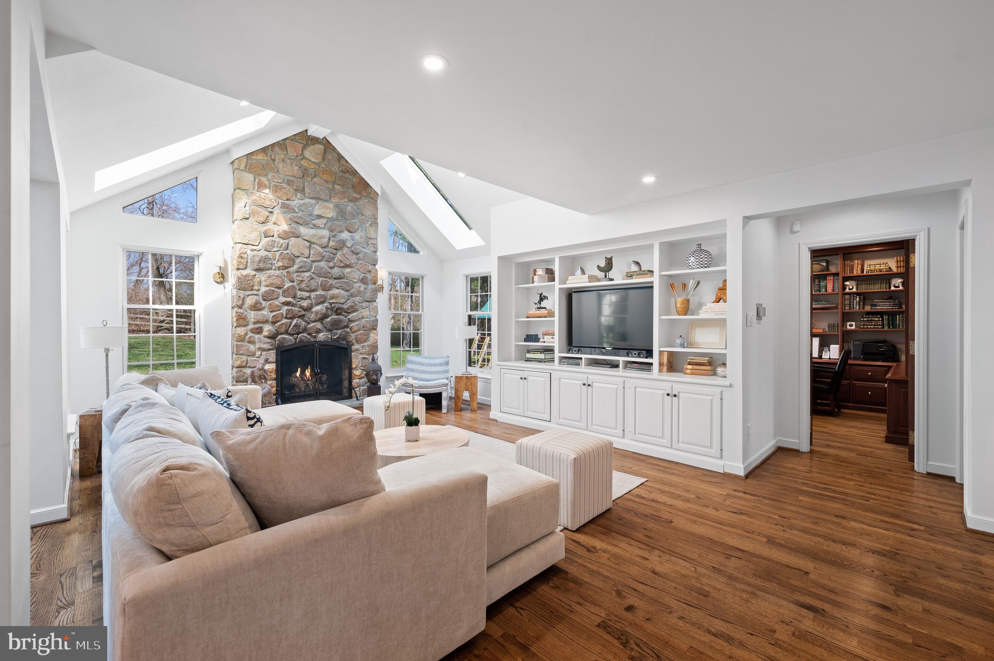 RAVENSCLIFF - Residential