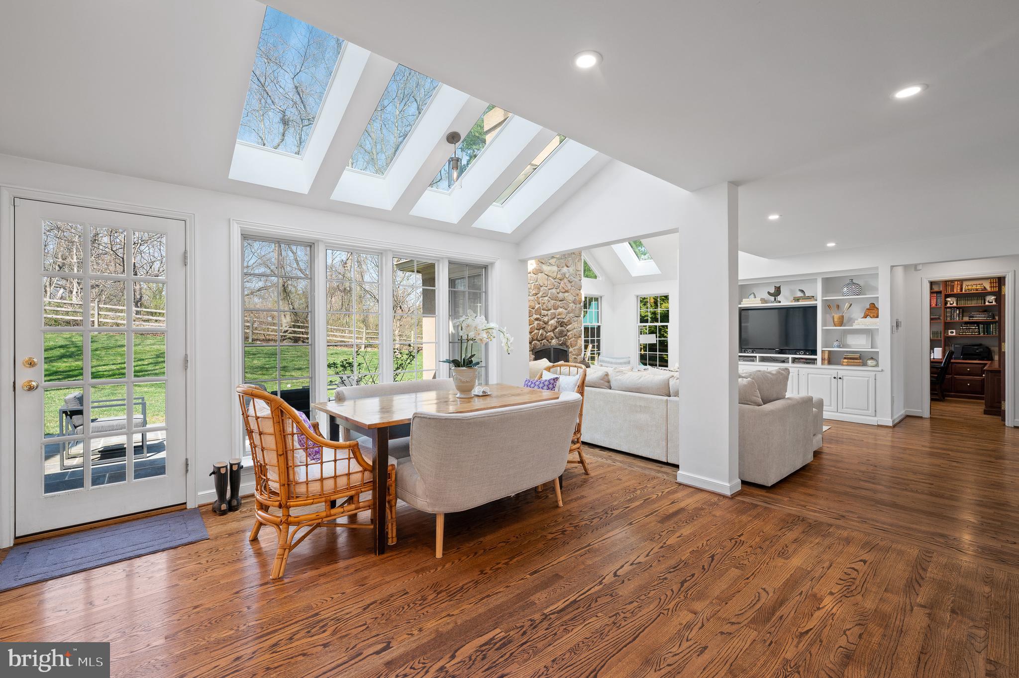 RAVENSCLIFF - Residential