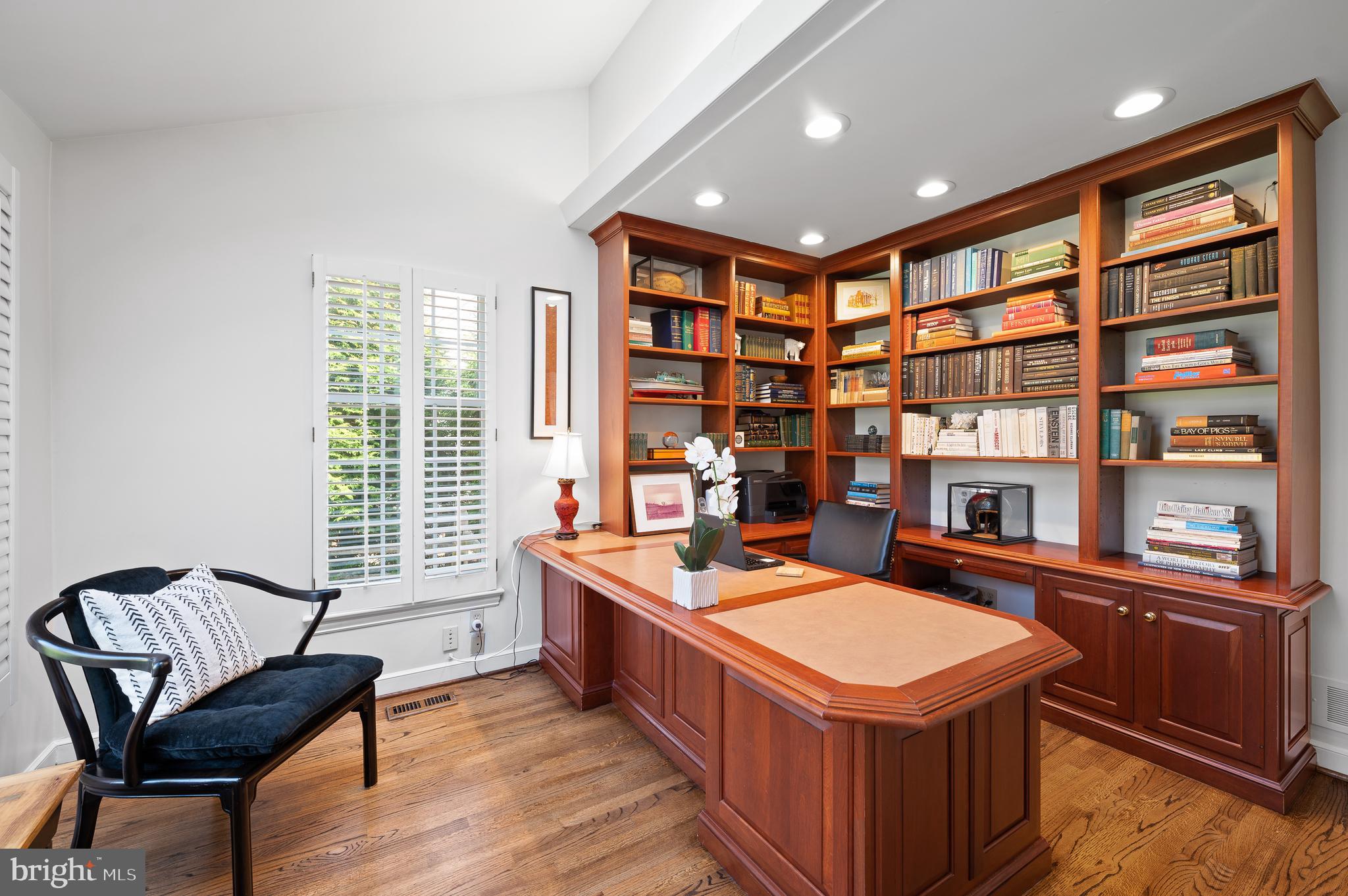 RAVENSCLIFF - Residential