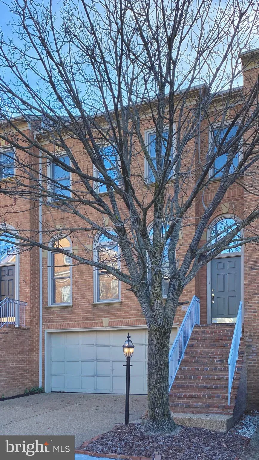 1802 Dawson Street, Vienna, VA 22182