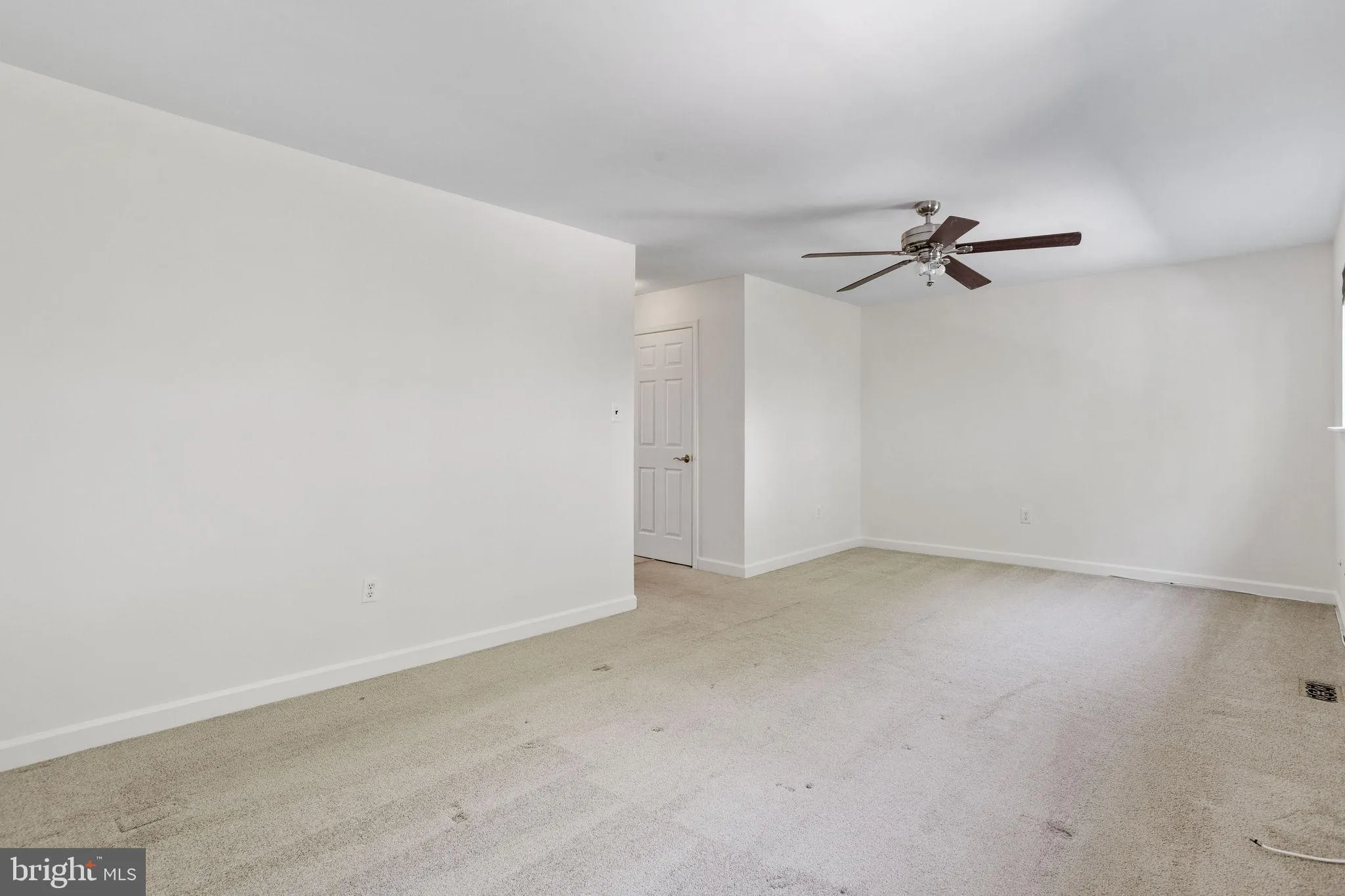 Marlton, New Jersey 08053, United States, 3 Bedrooms Bedrooms, ,3 BathroomsBathrooms,Residential,Pending,121322