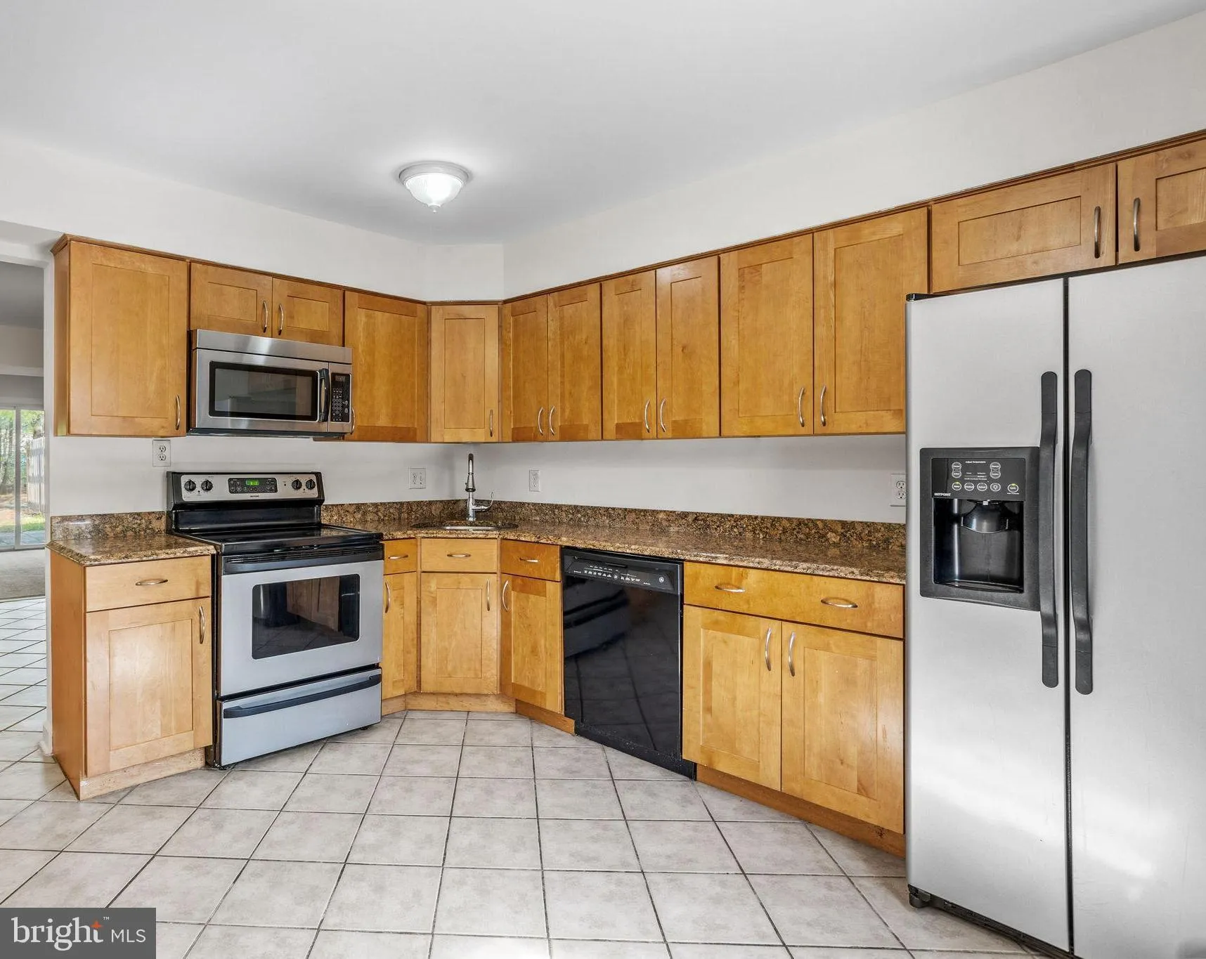 Marlton, New Jersey 08053, United States, 3 Bedrooms Bedrooms, ,3 BathroomsBathrooms,Residential,Pending,121322