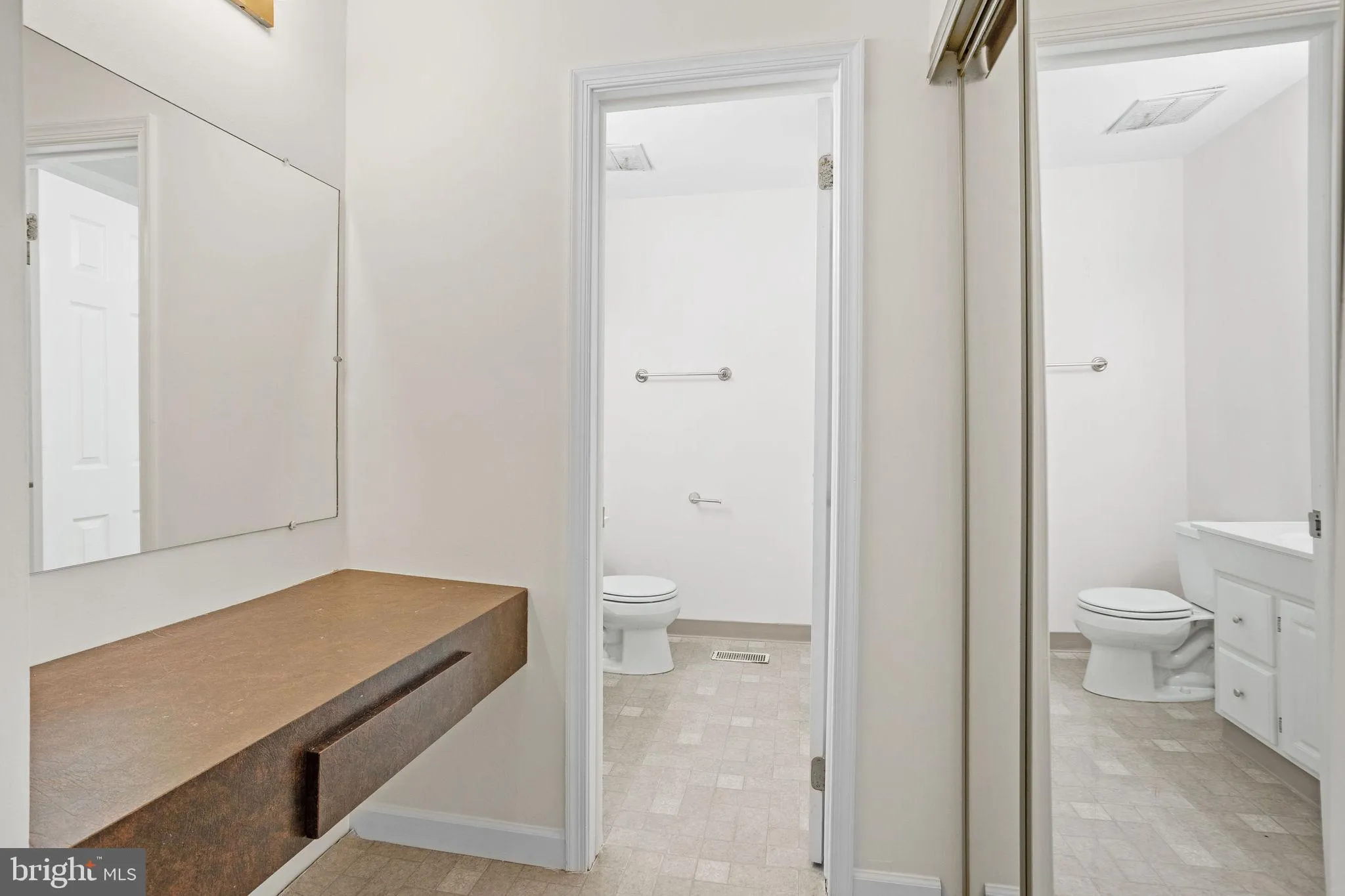 Marlton, New Jersey 08053, United States, 3 Bedrooms Bedrooms, ,3 BathroomsBathrooms,Residential,Pending,121322