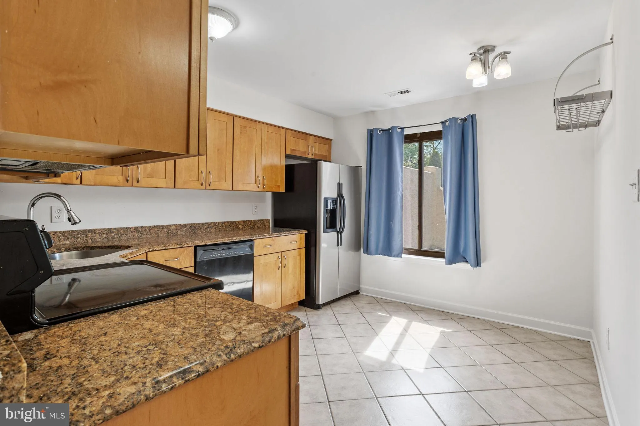 Marlton, New Jersey 08053, United States, 3 Bedrooms Bedrooms, ,3 BathroomsBathrooms,Residential,Pending,121322