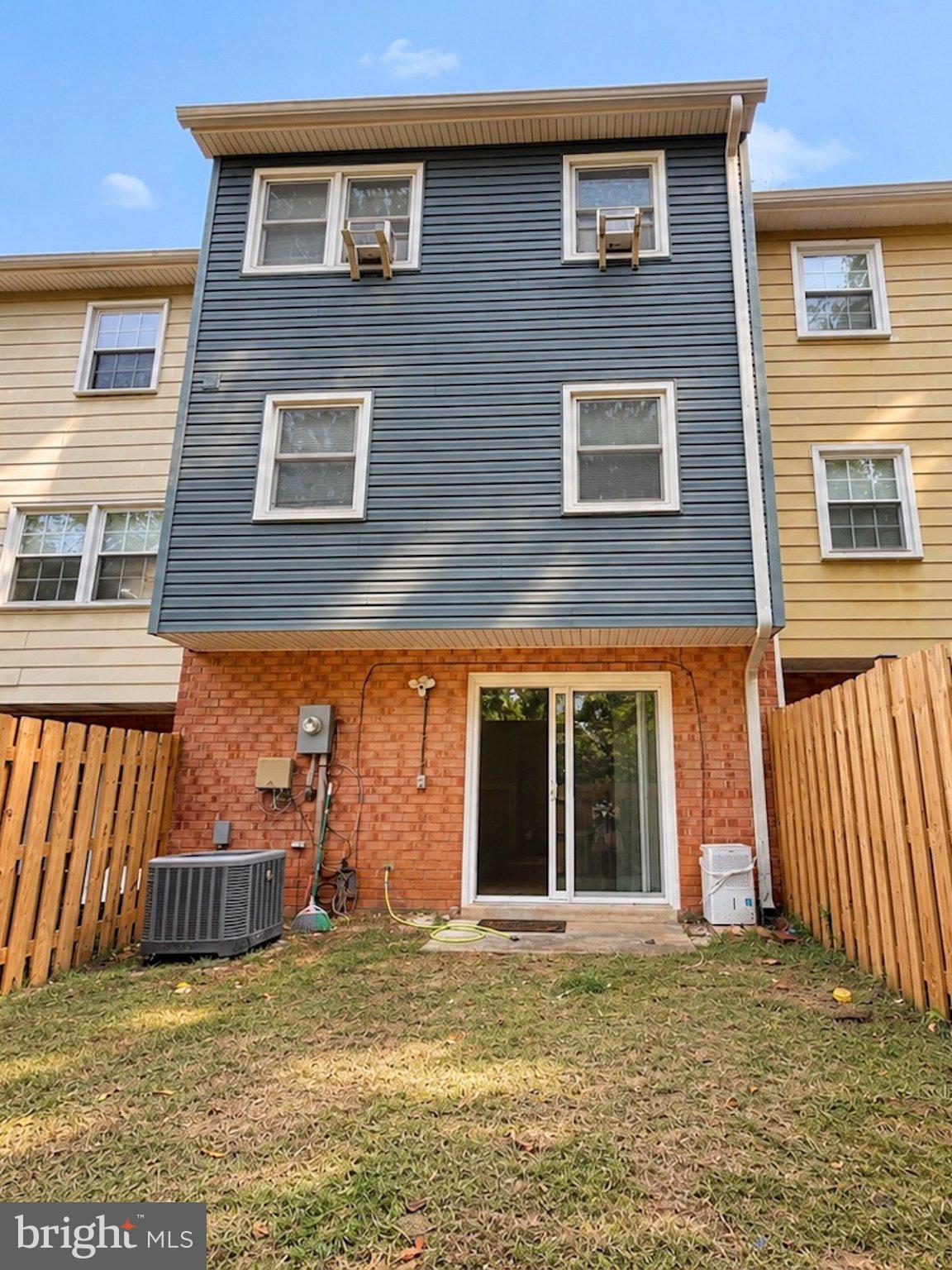 4121 FERRARA TERRACE