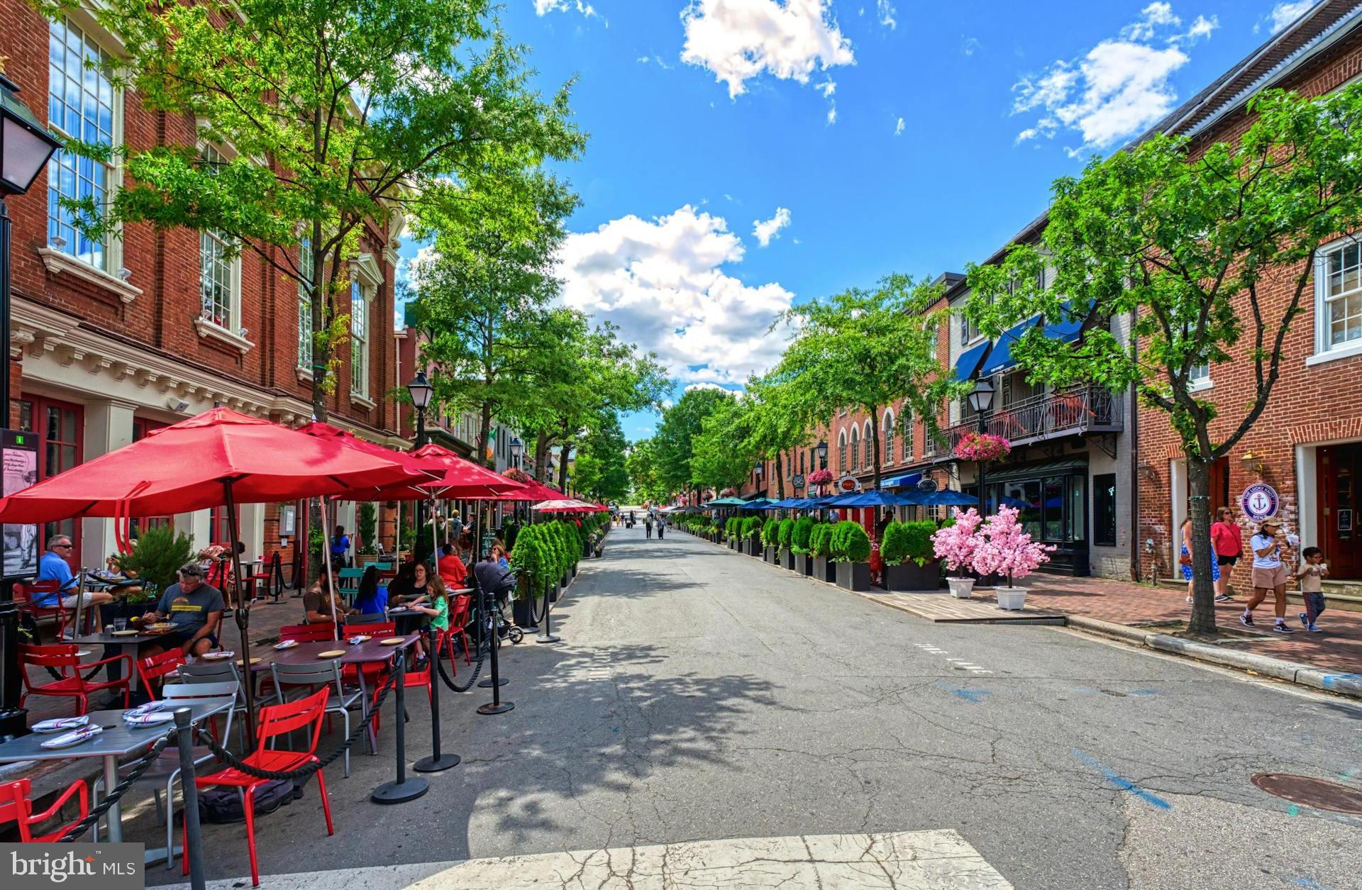 QUEENS ROW - Residential