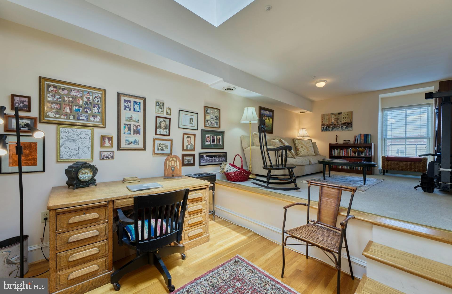 QUEENS ROW - Residential