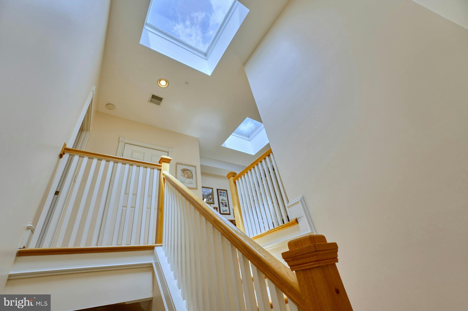 QUEENS ROW - Residential