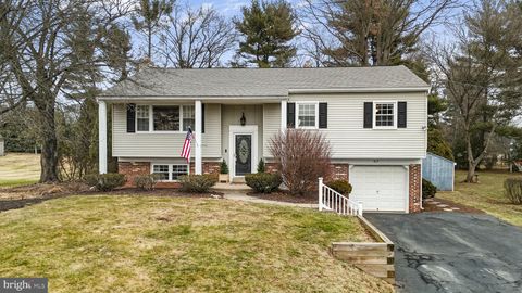 Photo of 815 School Street, COLLEGEVILLE, PA 19426 (MLS # PAMC2164890)