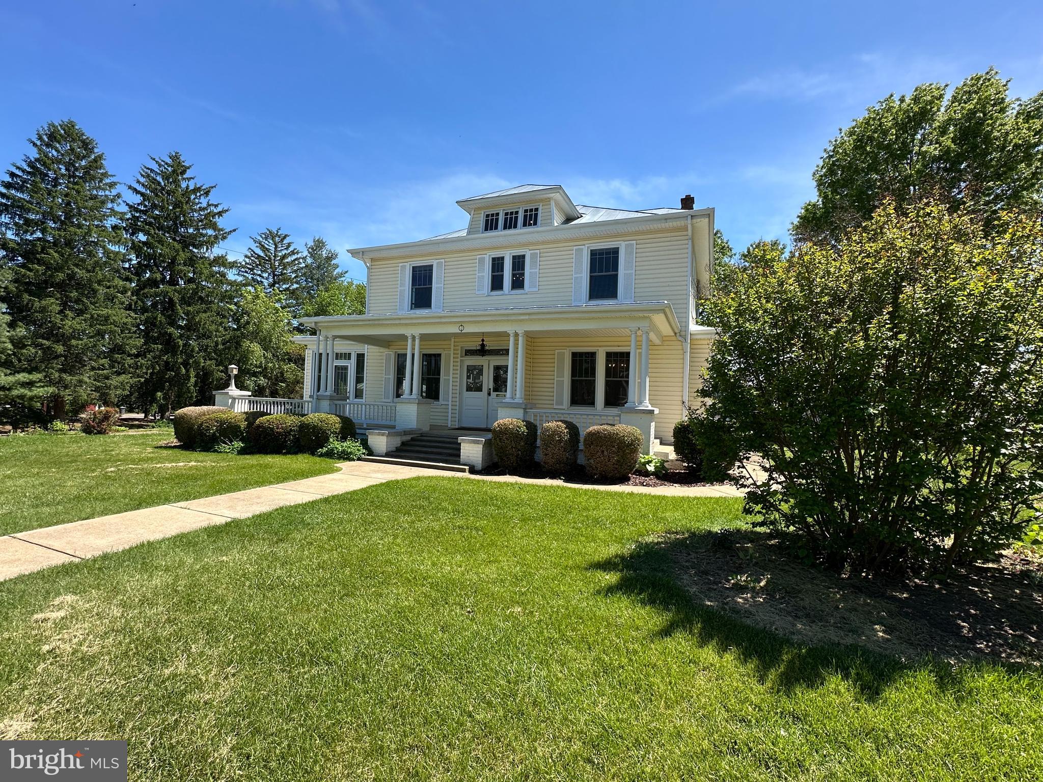 8 BARTLETT AVENUE