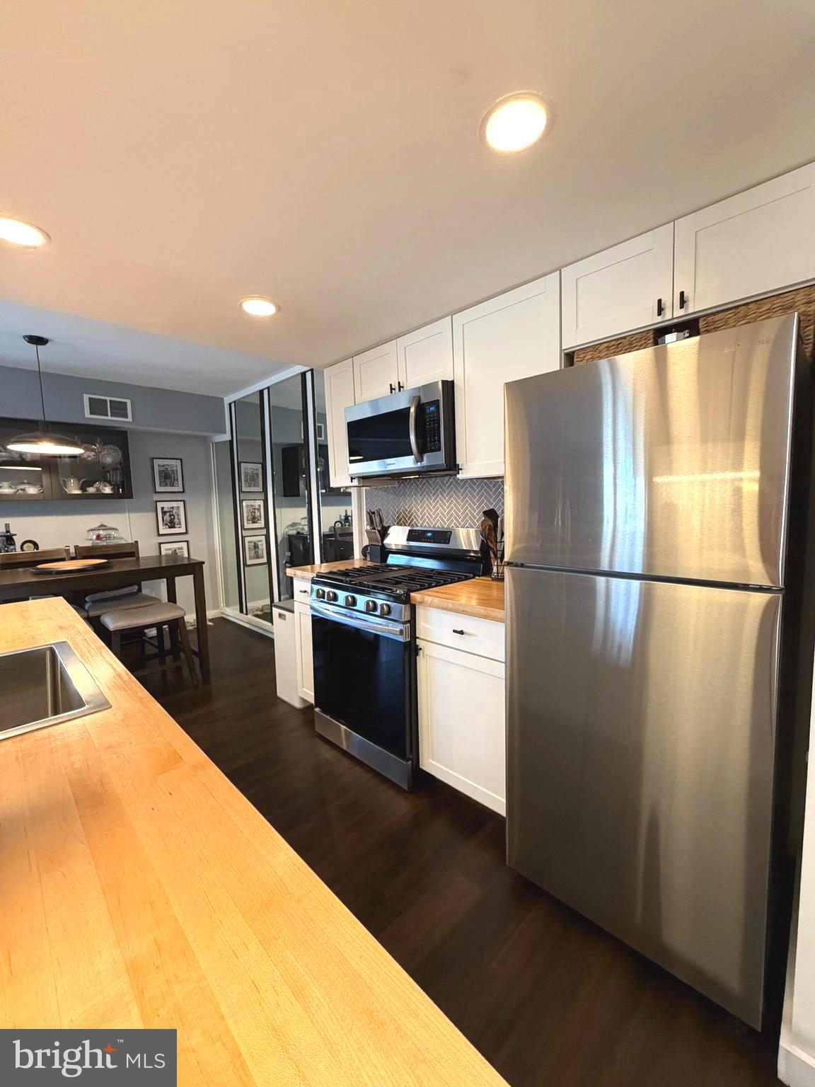 GLENHARDIE CONDOS - Residential