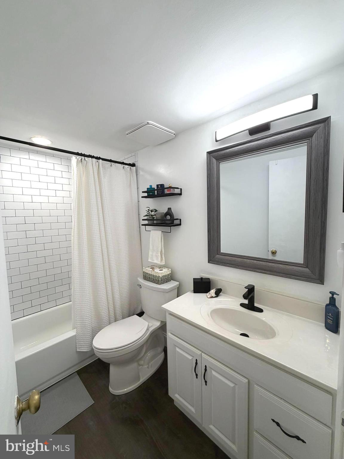 GLENHARDIE CONDOS - Residential