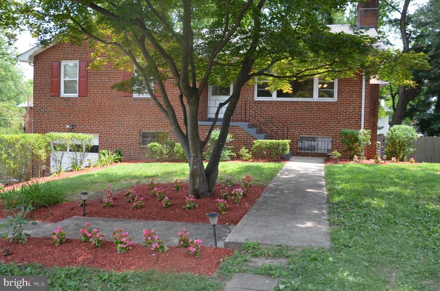 This is the one you have been waiting to come onto the market, This 5-BR , 3 BA home has all the space you've been waiting for.  From the moment you step in to the house you will feel like you're at home. The living room is flanked by gracious hallway and a beautiful dinning room as you enter. The formal dining room and extra living room is waiting for your next family get together party. You will fall in love with the spacious of the house,   of the kitchen, a  beautiful deck,  The  wood burning fireplace of the main living room is waiting for your imagination.  From the second living room you can   access the deck and back yard through the double doors.  The lower level has a large family room which can accommodate the kids' or In law's  You decide! Off of the family room is another room with sauna bath which will be sold with the house offer the sauna is clean and functional..  Heading outside, you will find your the large,  amazing backyard,  The one car garage is accessible from the house. Come see this well-maintained home on a very quiet street today. You will not go wrong buying this house. Sold AS   IS   Available from 10 am until 7:00pm


Contract will be reviewed On Sunday August 8, 2021