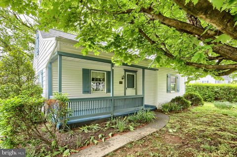 Photo of 2580 Sheaffer Road, ELIZABETHTOWN, PA 17022 (MLS # PALA2069388)