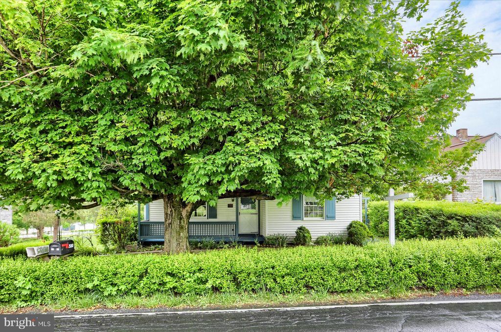 Photo of 2580 Sheaffer Road, ELIZABETHTOWN, PA 17022 (MLS # PALA2069388)