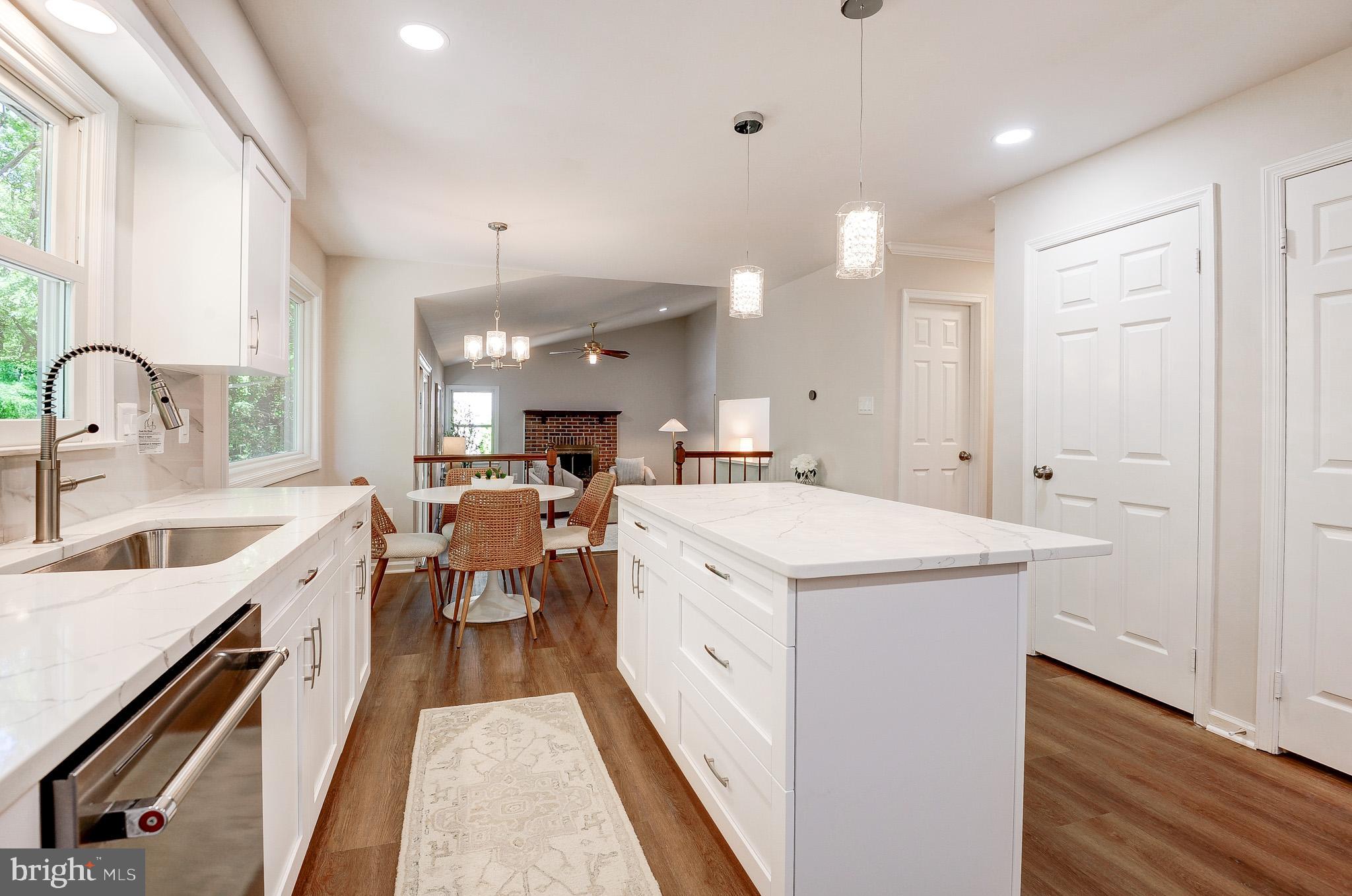 OAKTON GLEN - Residential