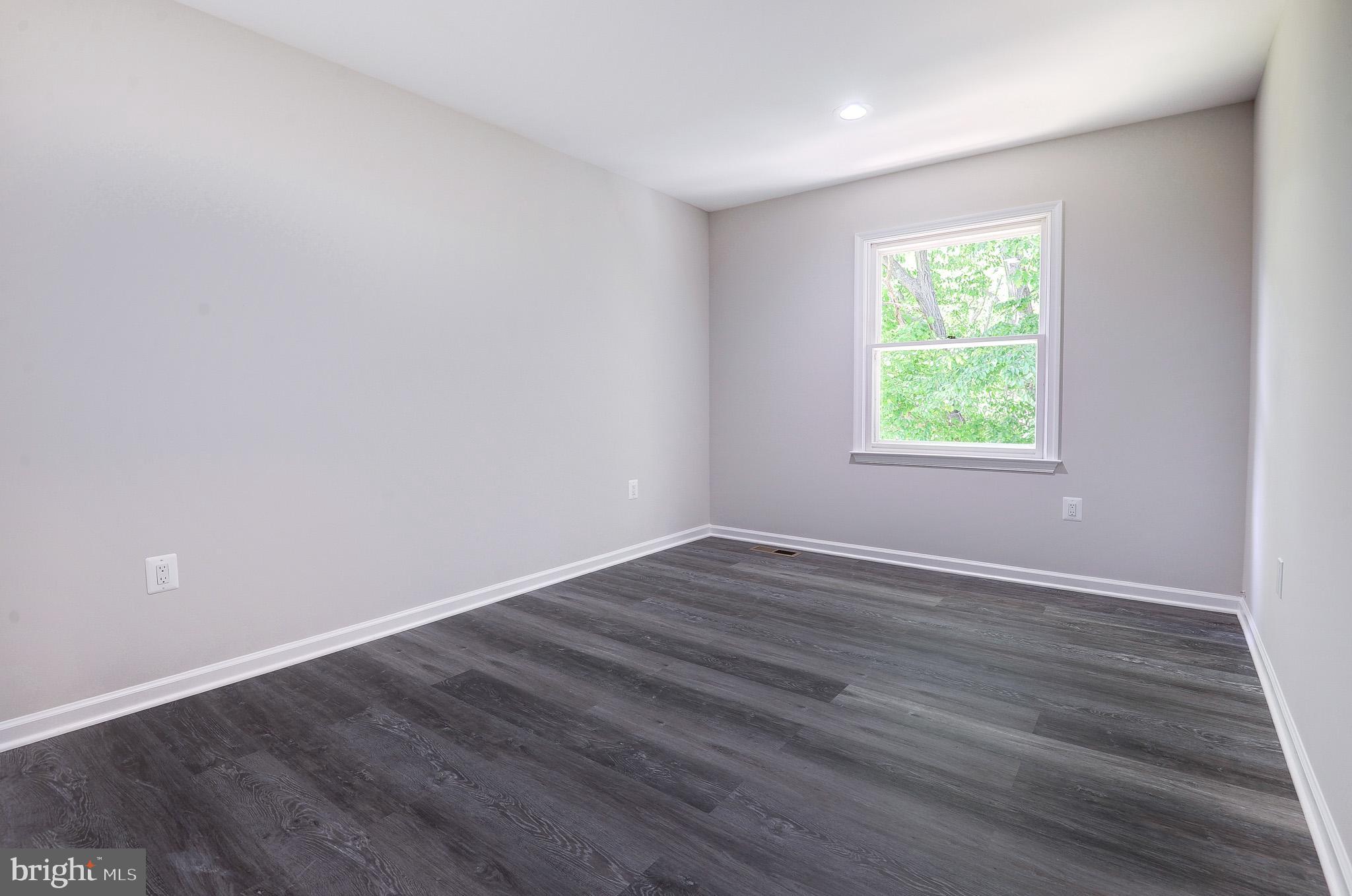 OAKTON GLEN - Residential