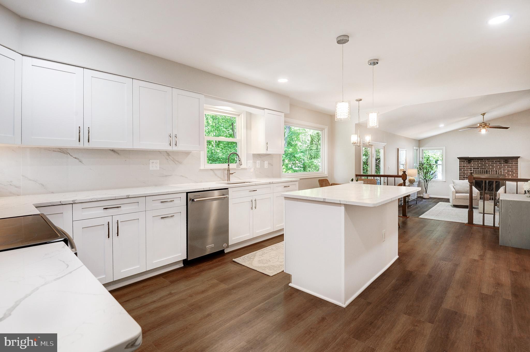 OAKTON GLEN - Residential
