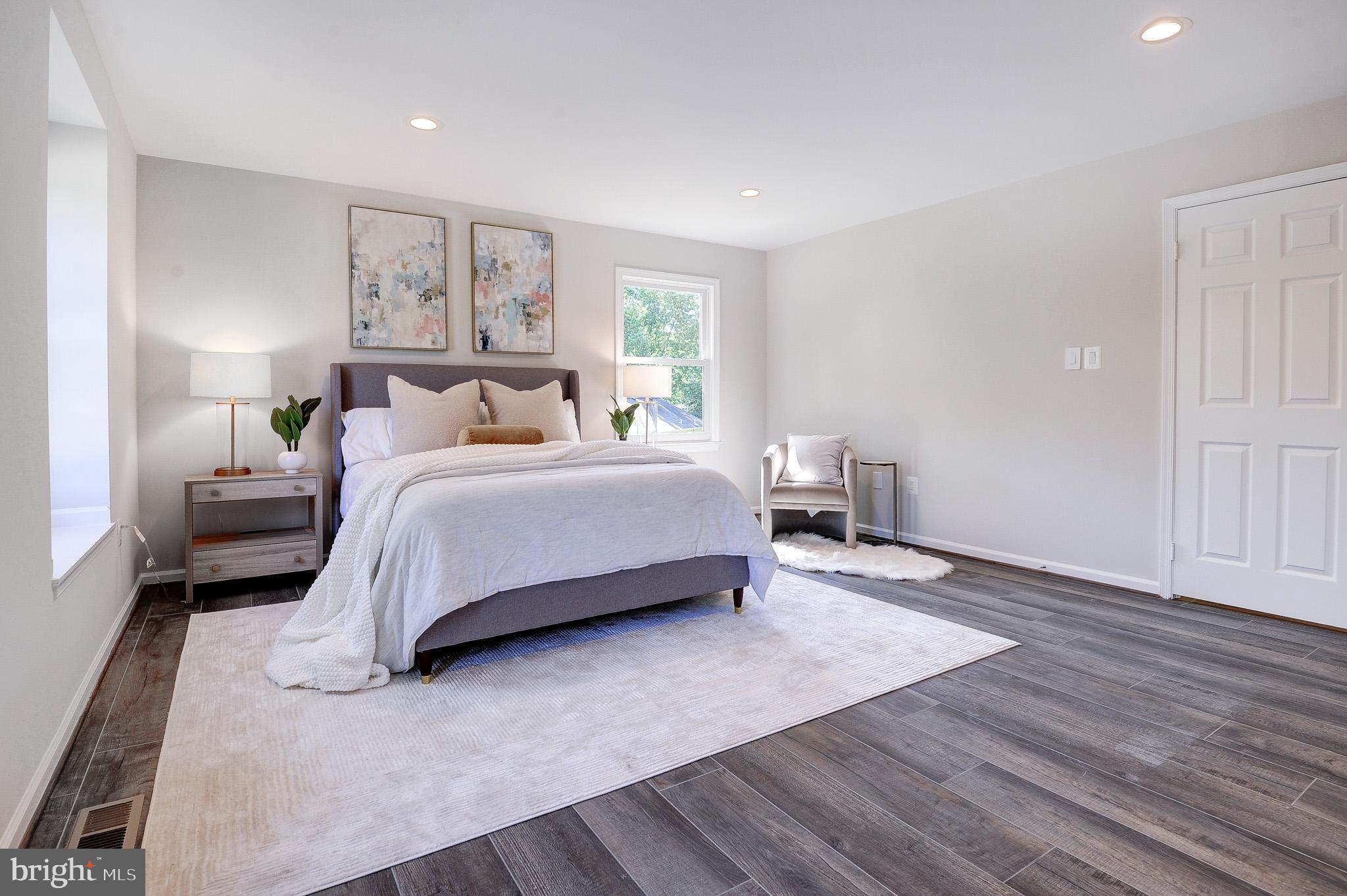 OAKTON GLEN - Residential