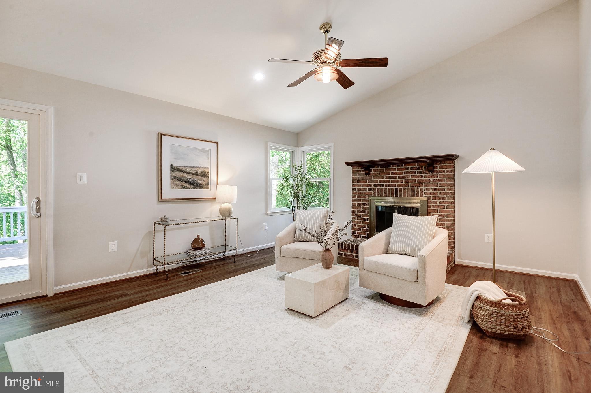 OAKTON GLEN - Residential