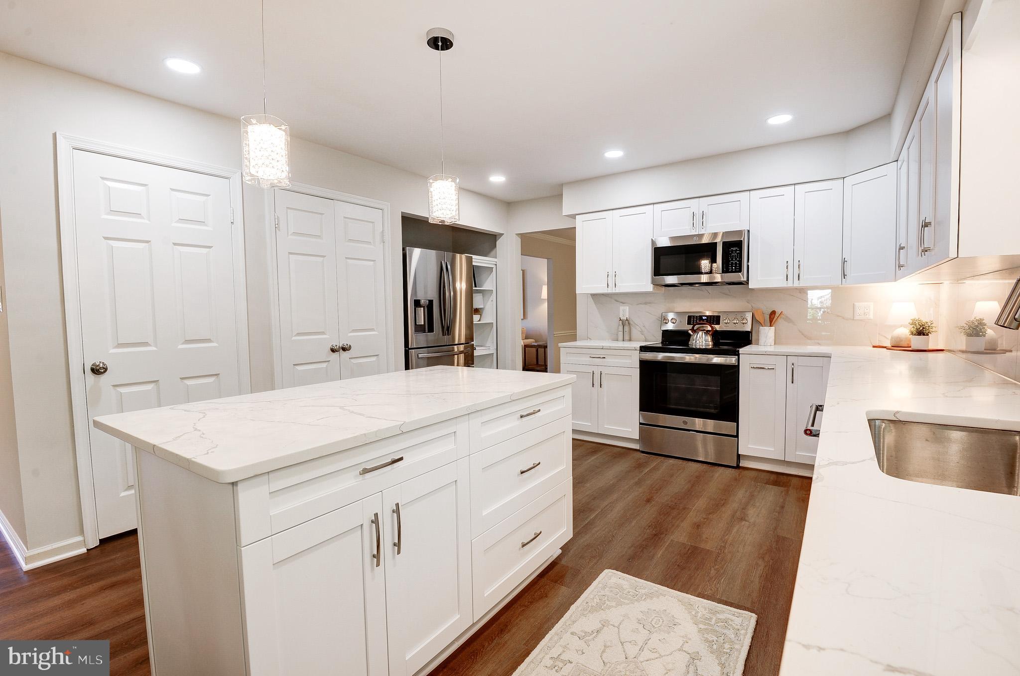 OAKTON GLEN - Residential