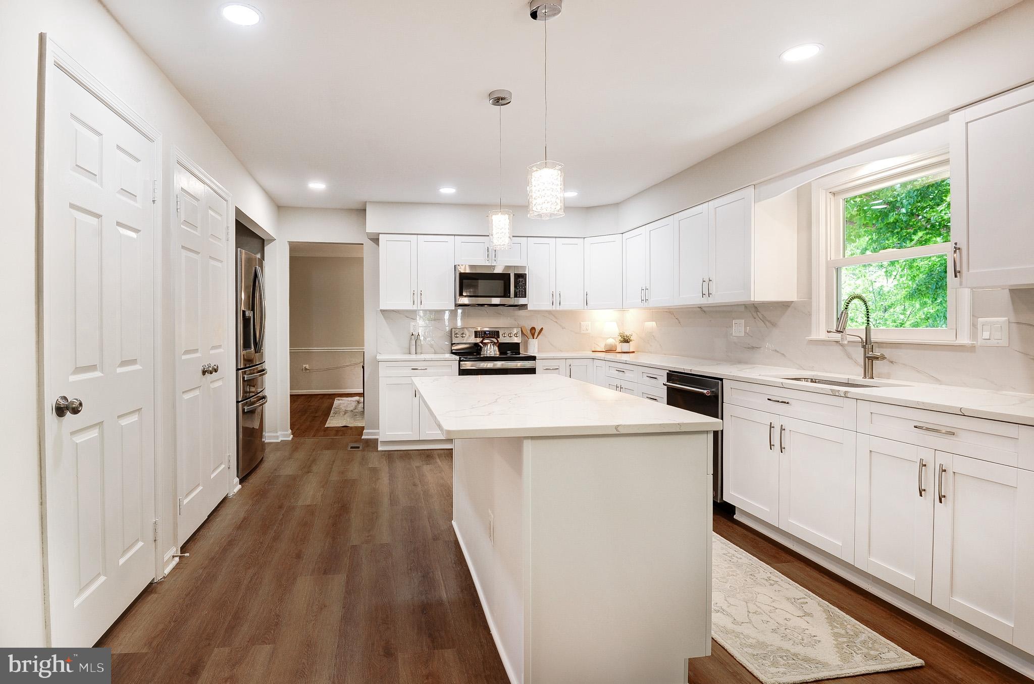 OAKTON GLEN - Residential