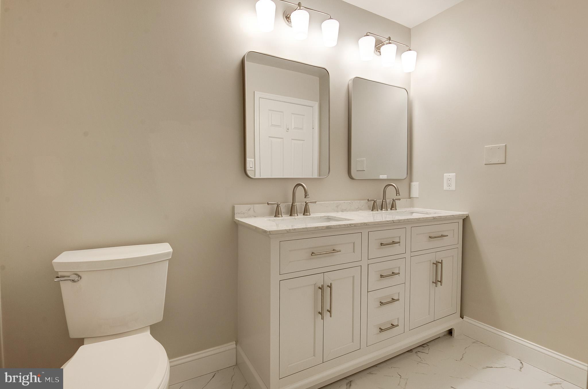 OAKTON GLEN - Residential