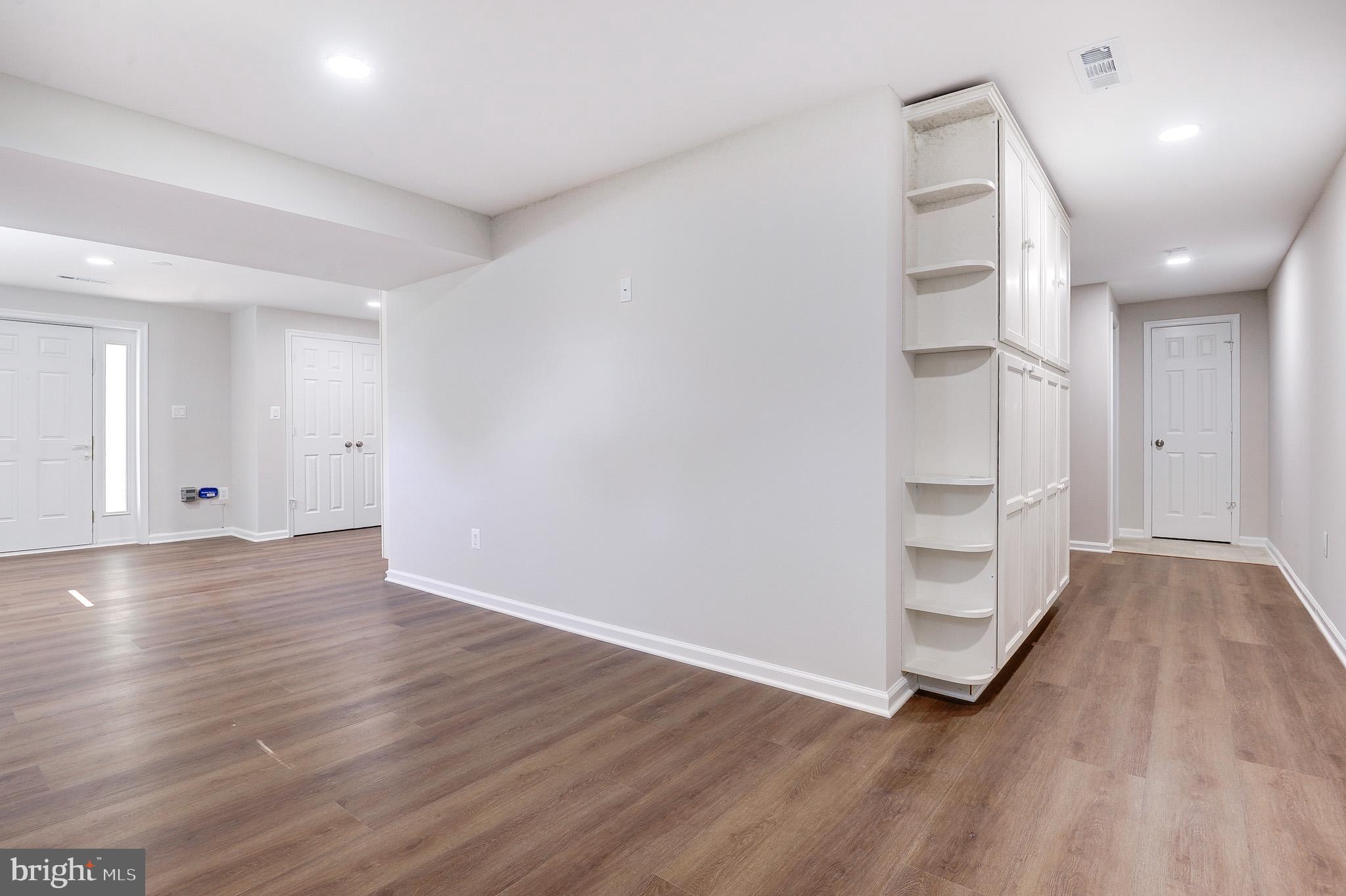 OAKTON GLEN - Residential