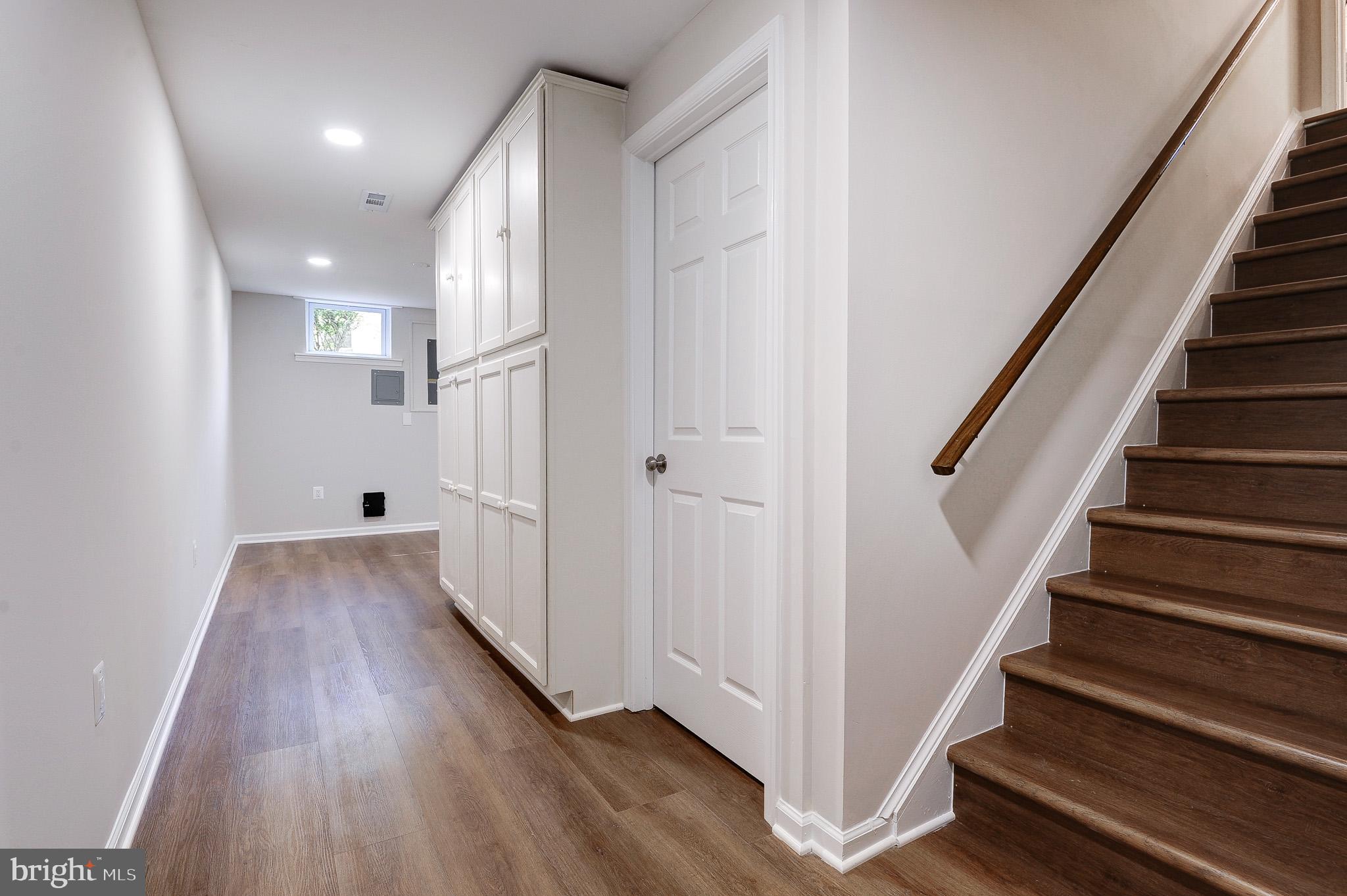 OAKTON GLEN - Residential