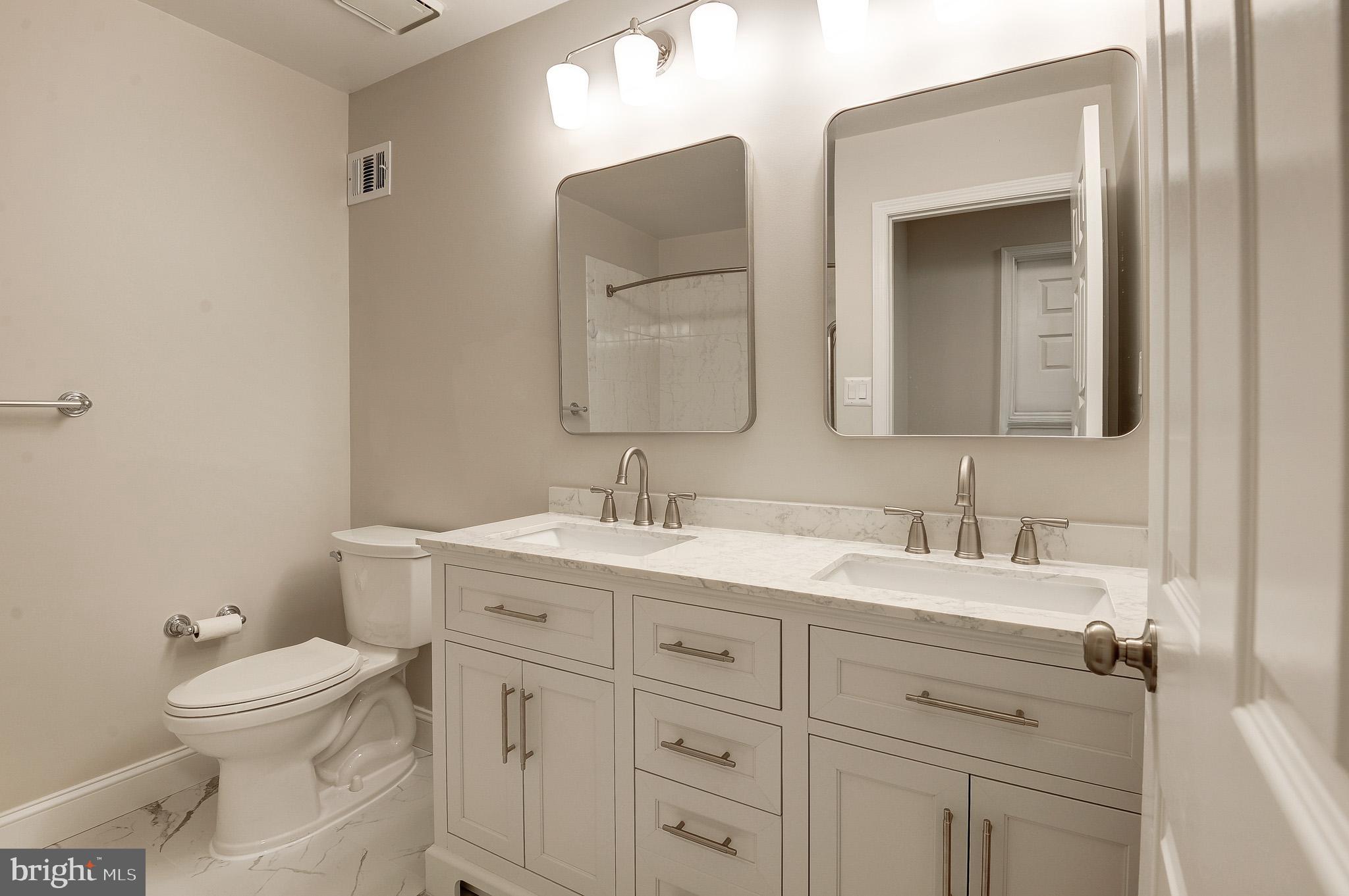 OAKTON GLEN - Residential