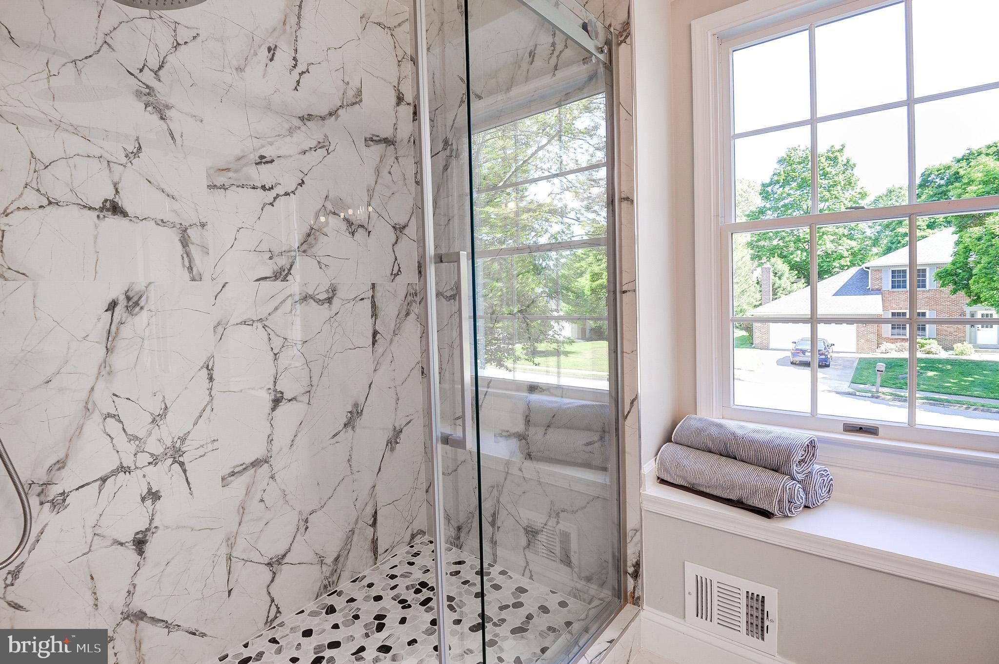 OAKTON GLEN - Residential