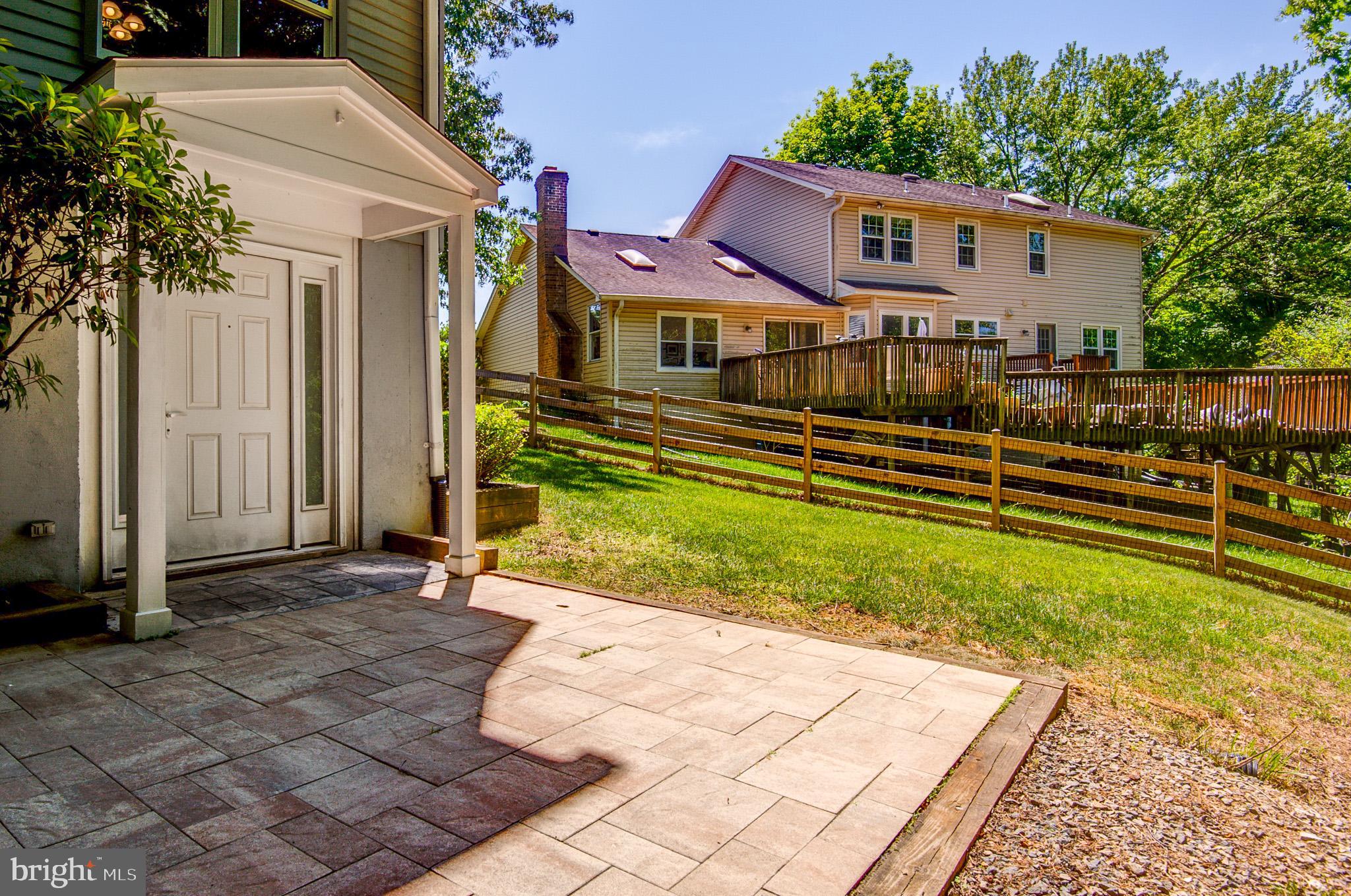 OAKTON GLEN - Residential