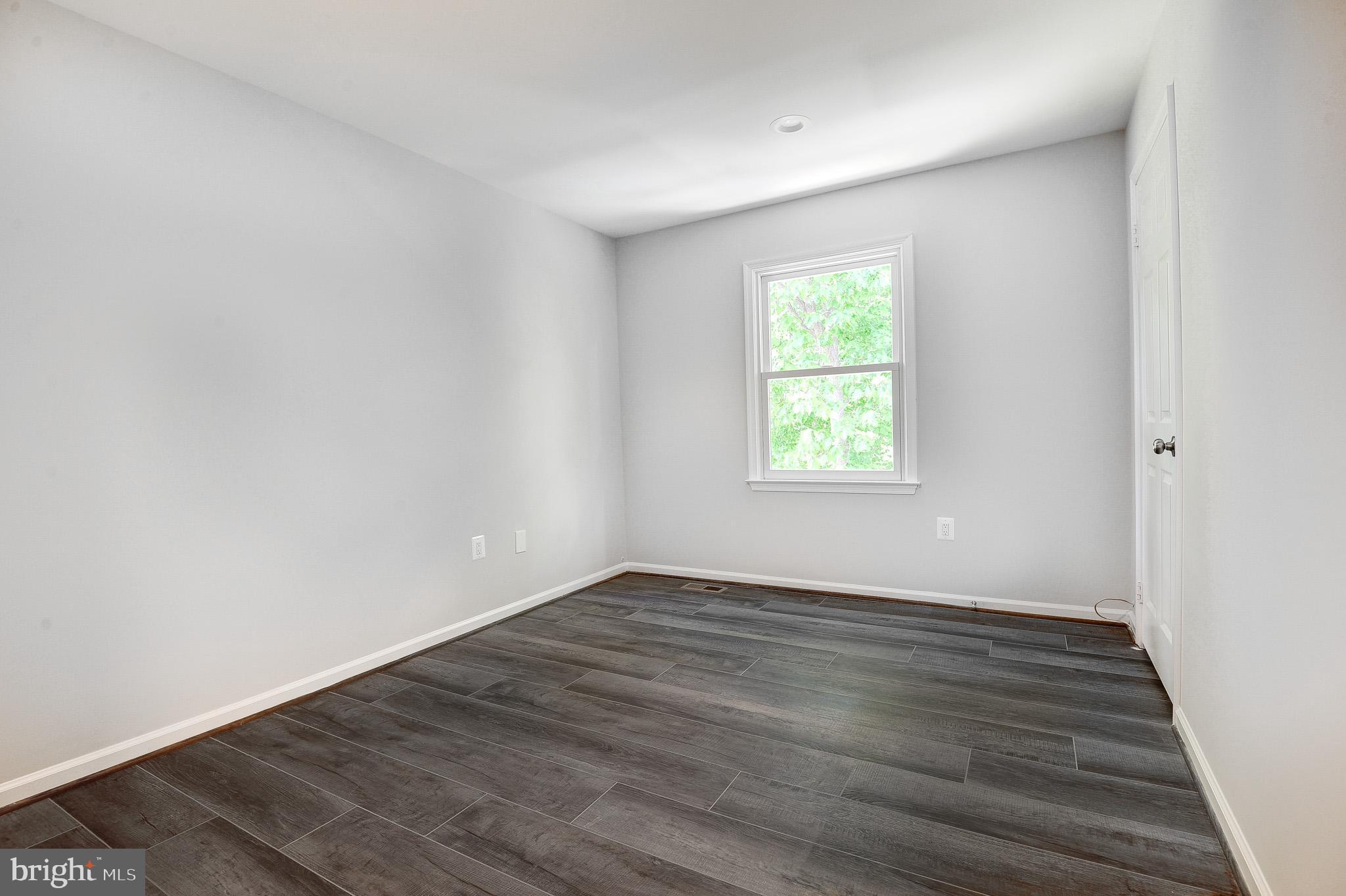 OAKTON GLEN - Residential