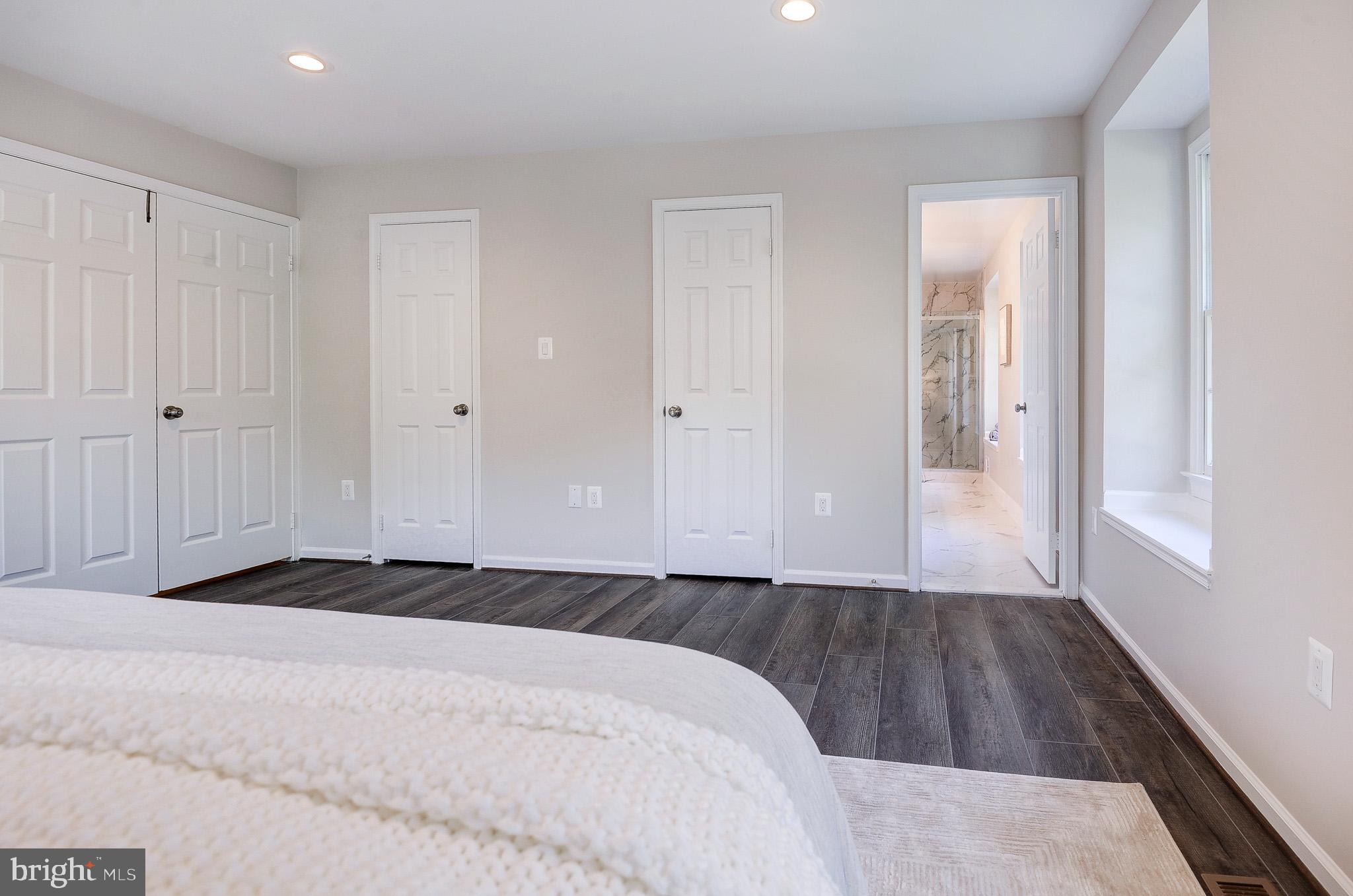 OAKTON GLEN - Residential