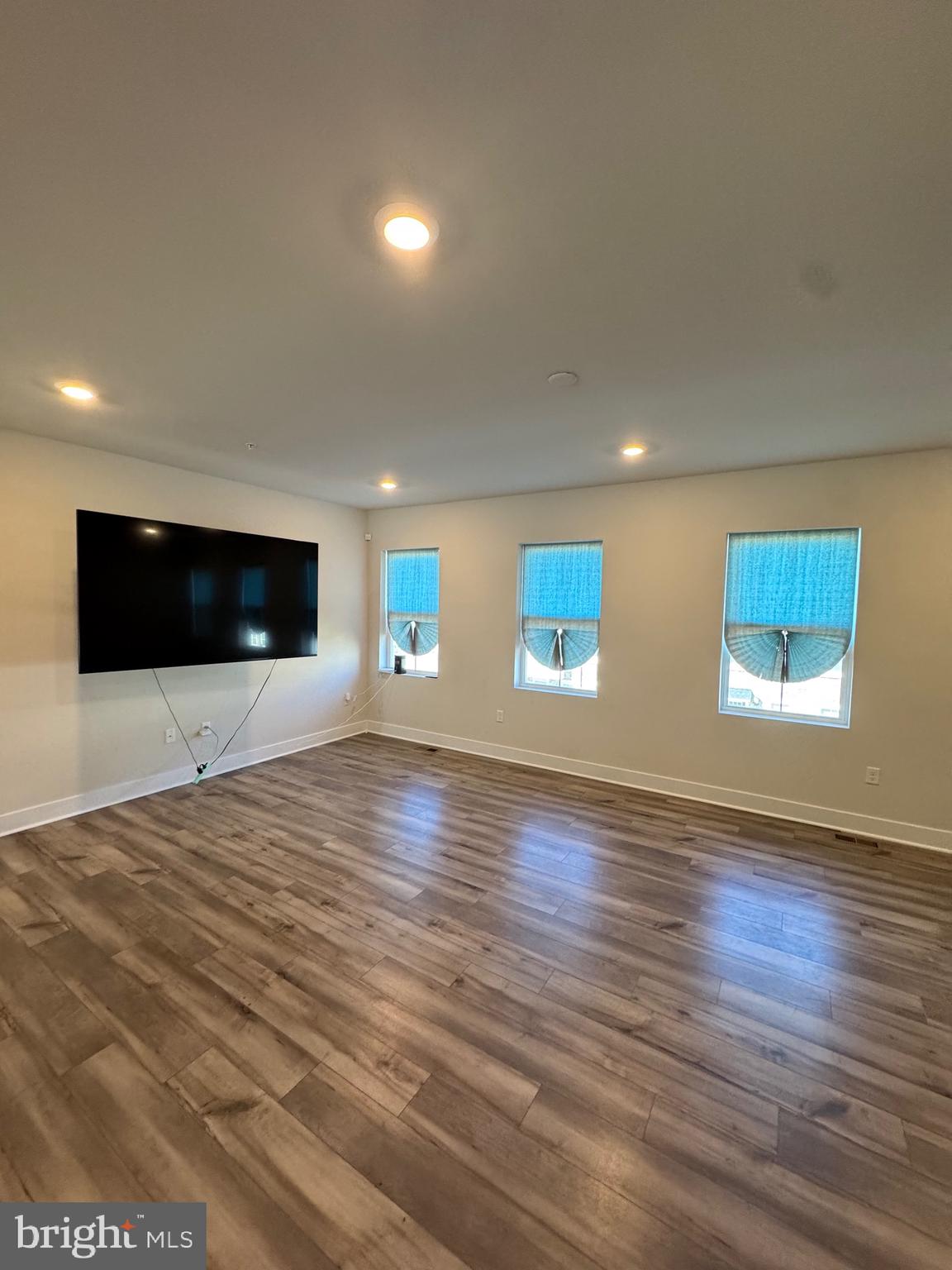 HIGHLAND ESTATES - Residential Lease