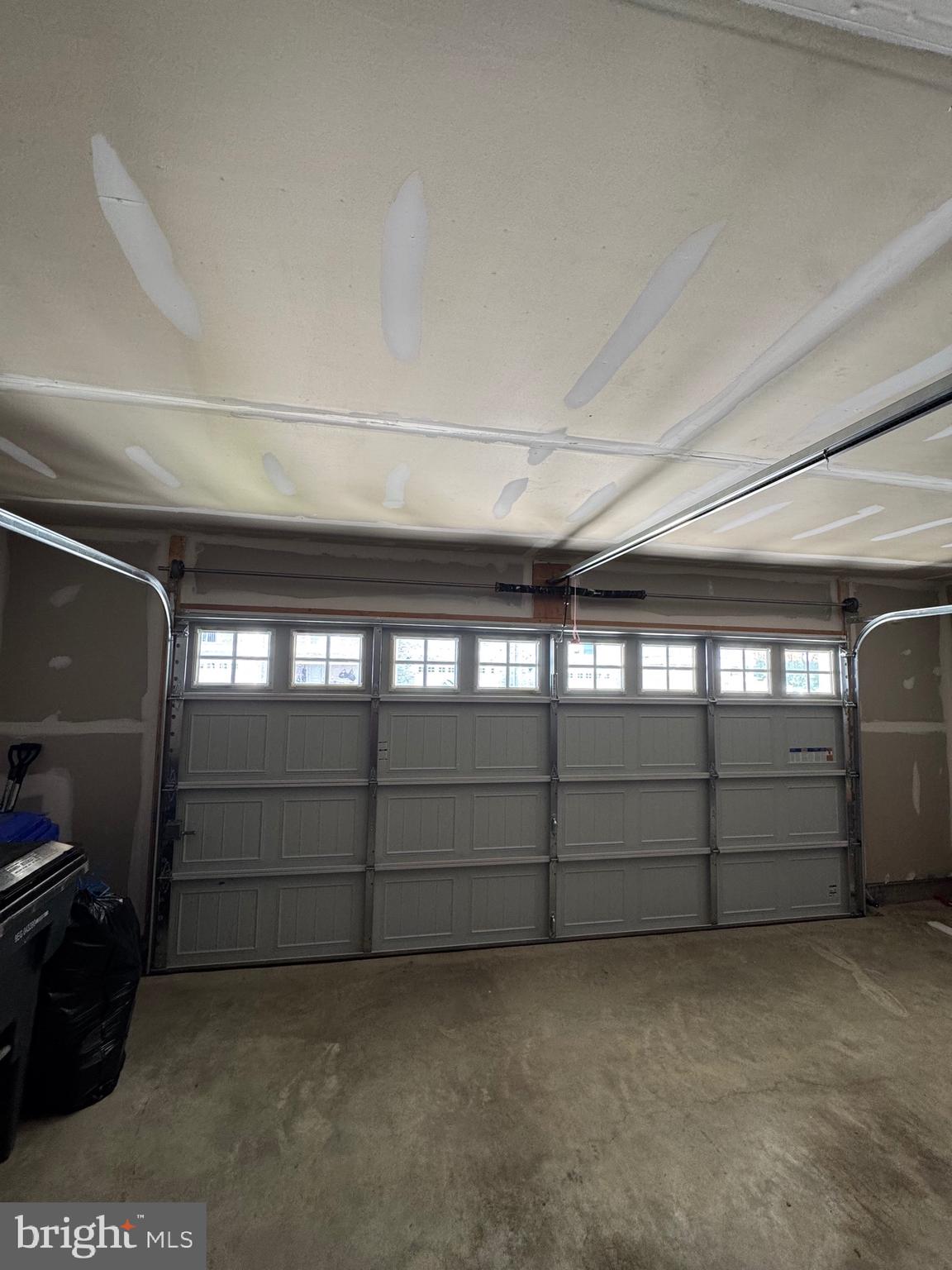 HIGHLAND ESTATES - Residential Lease