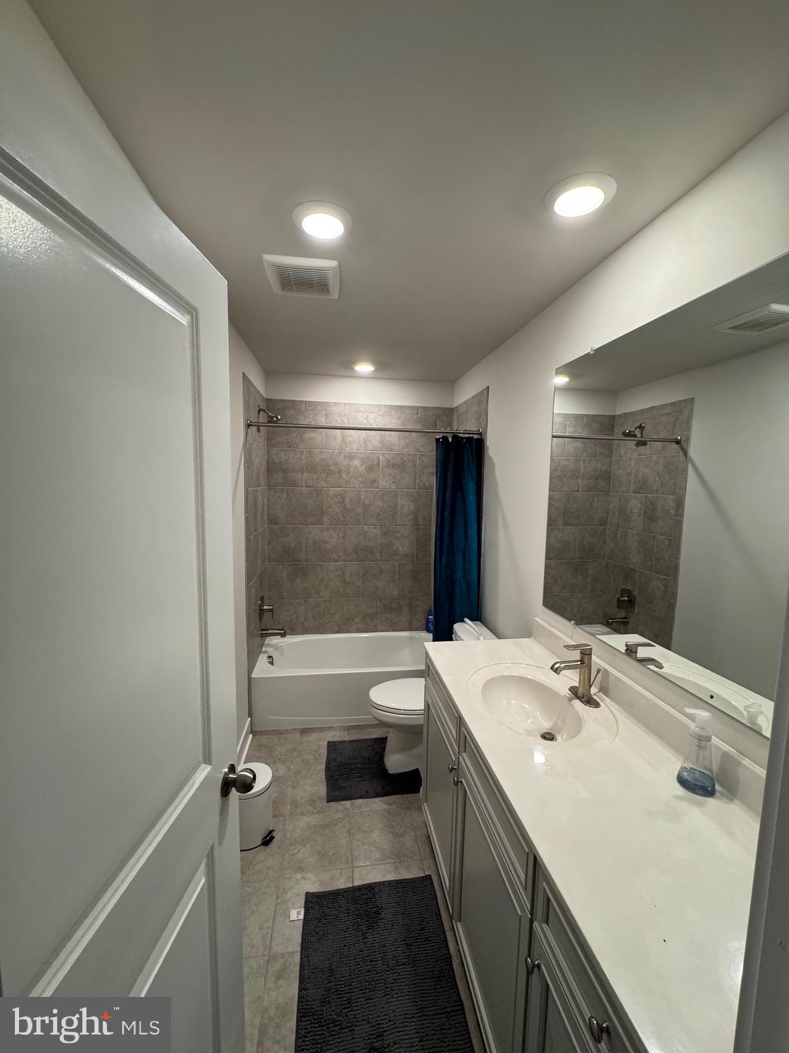 HIGHLAND ESTATES - Residential Lease