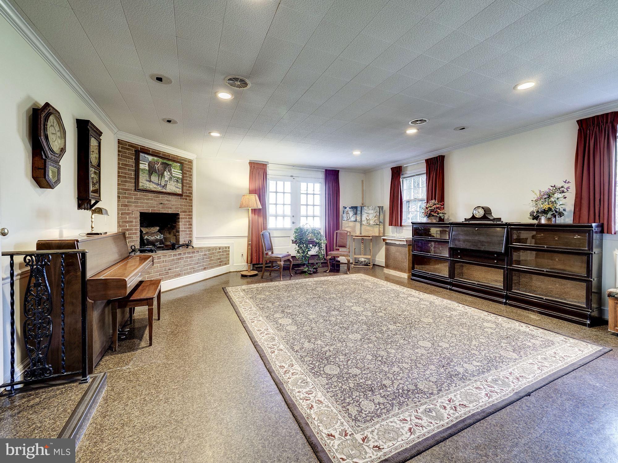 CONGRESSIONAL COUNTRY CLUB ESTATES - Residential