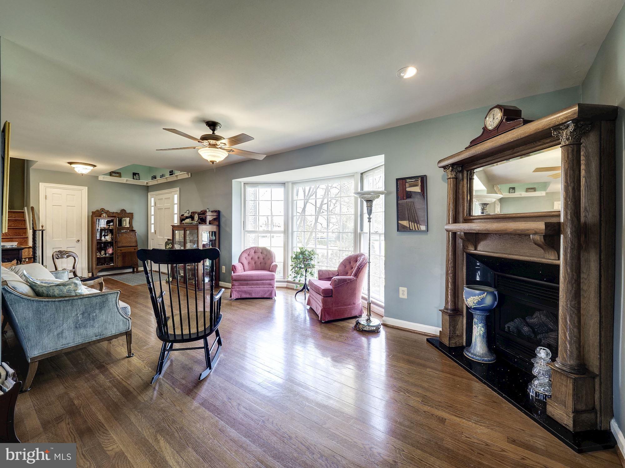 CONGRESSIONAL COUNTRY CLUB ESTATES - Residential