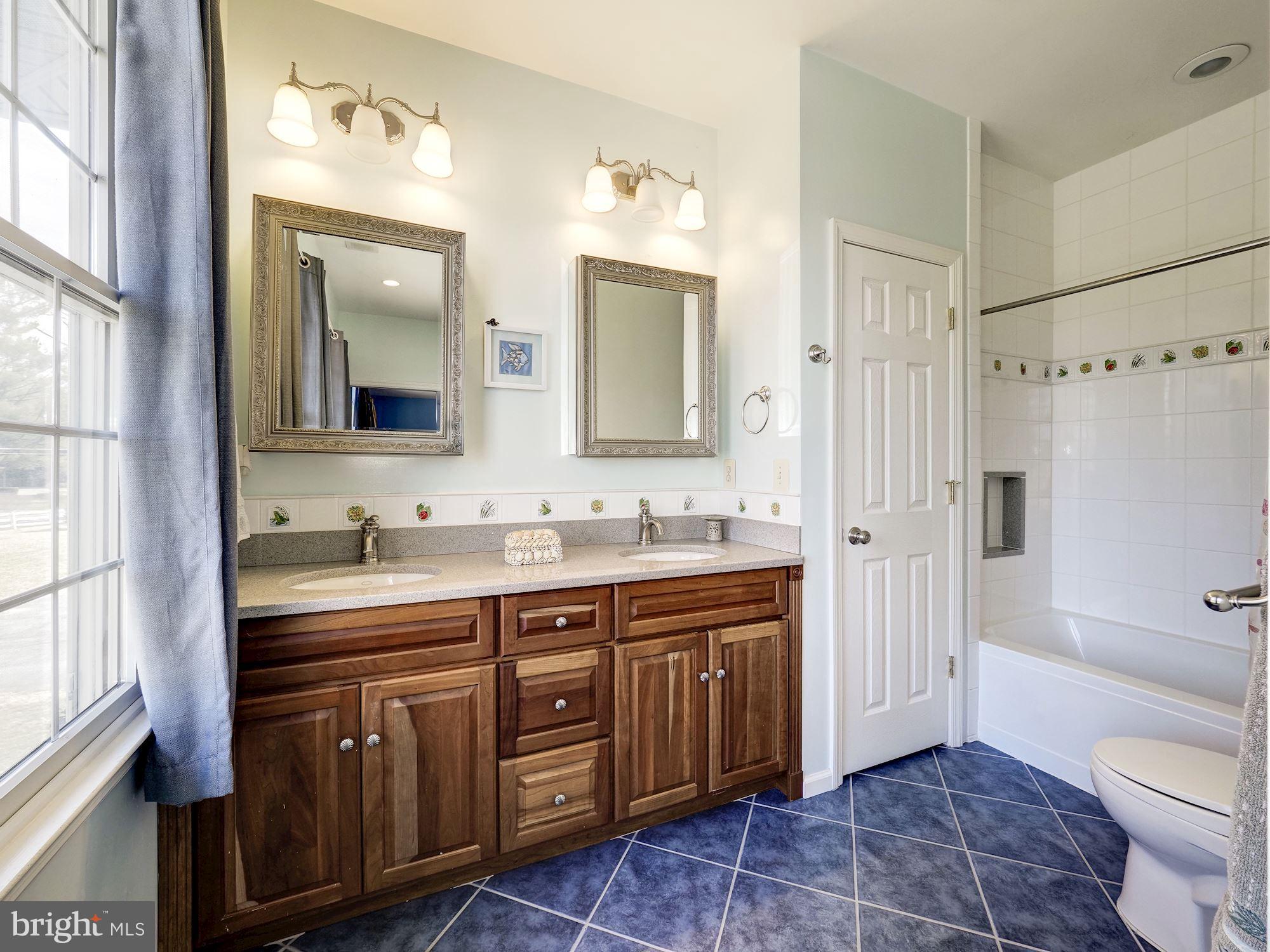 CONGRESSIONAL COUNTRY CLUB ESTATES - Residential