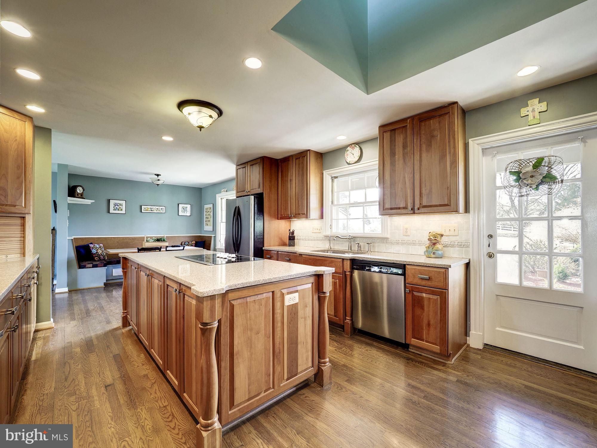 CONGRESSIONAL COUNTRY CLUB ESTATES - Residential