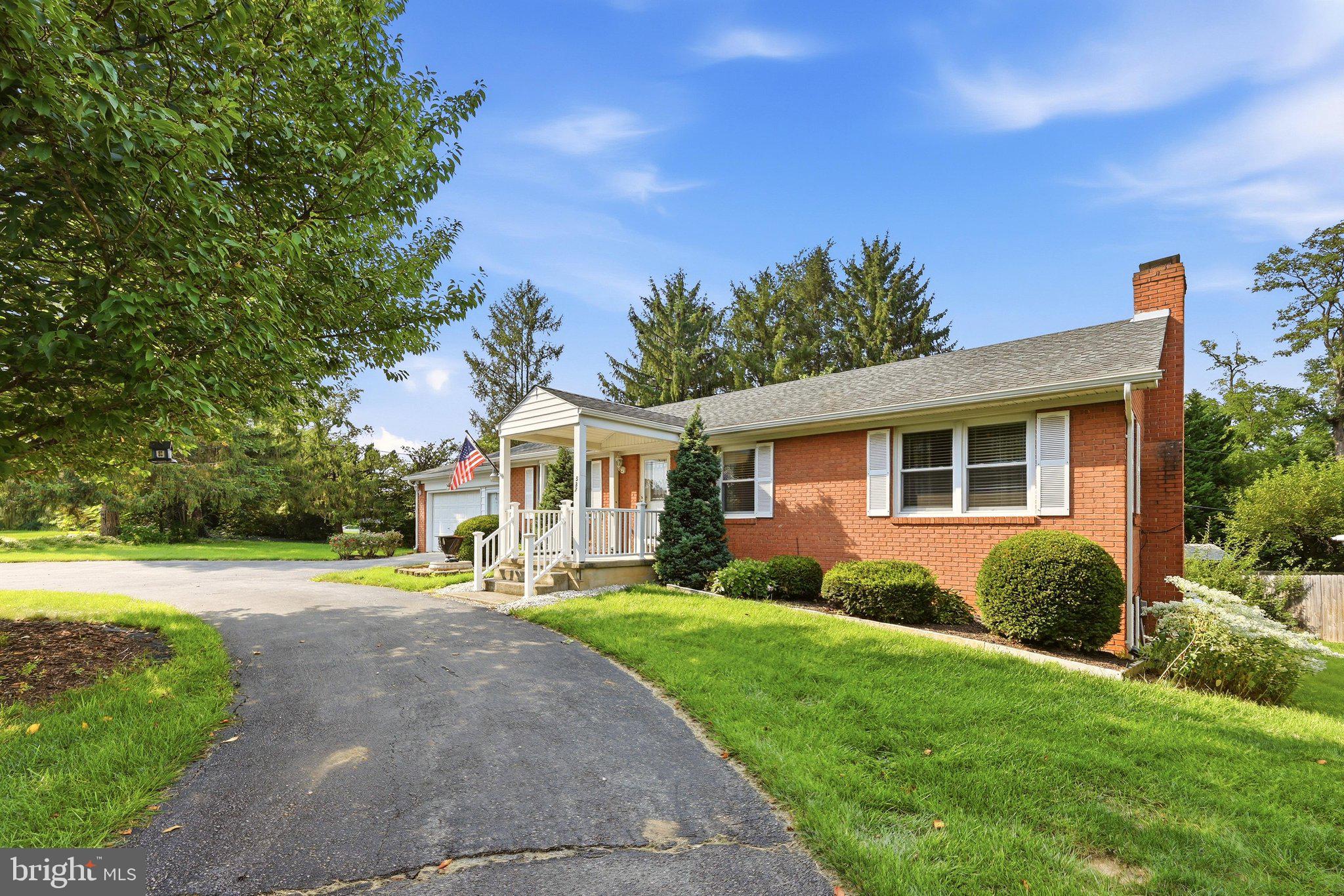 537 TUSCAWILLA DRIVE