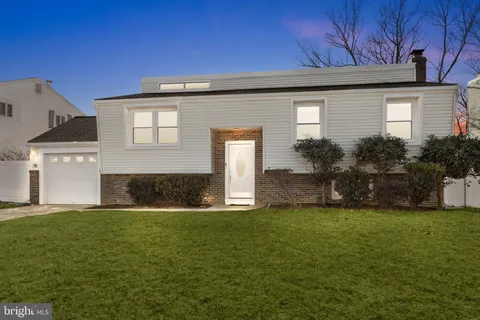 17 Capella Rd, Turnersville, NJ MLS: NJGL2052206