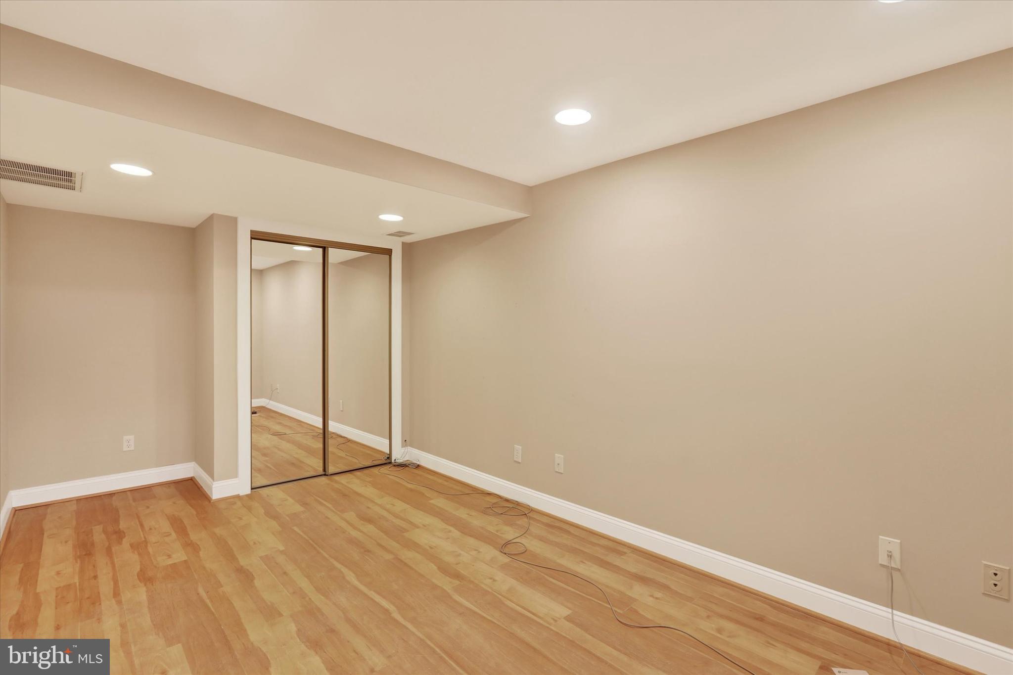 NORTHAMPTON CHASE - Residential